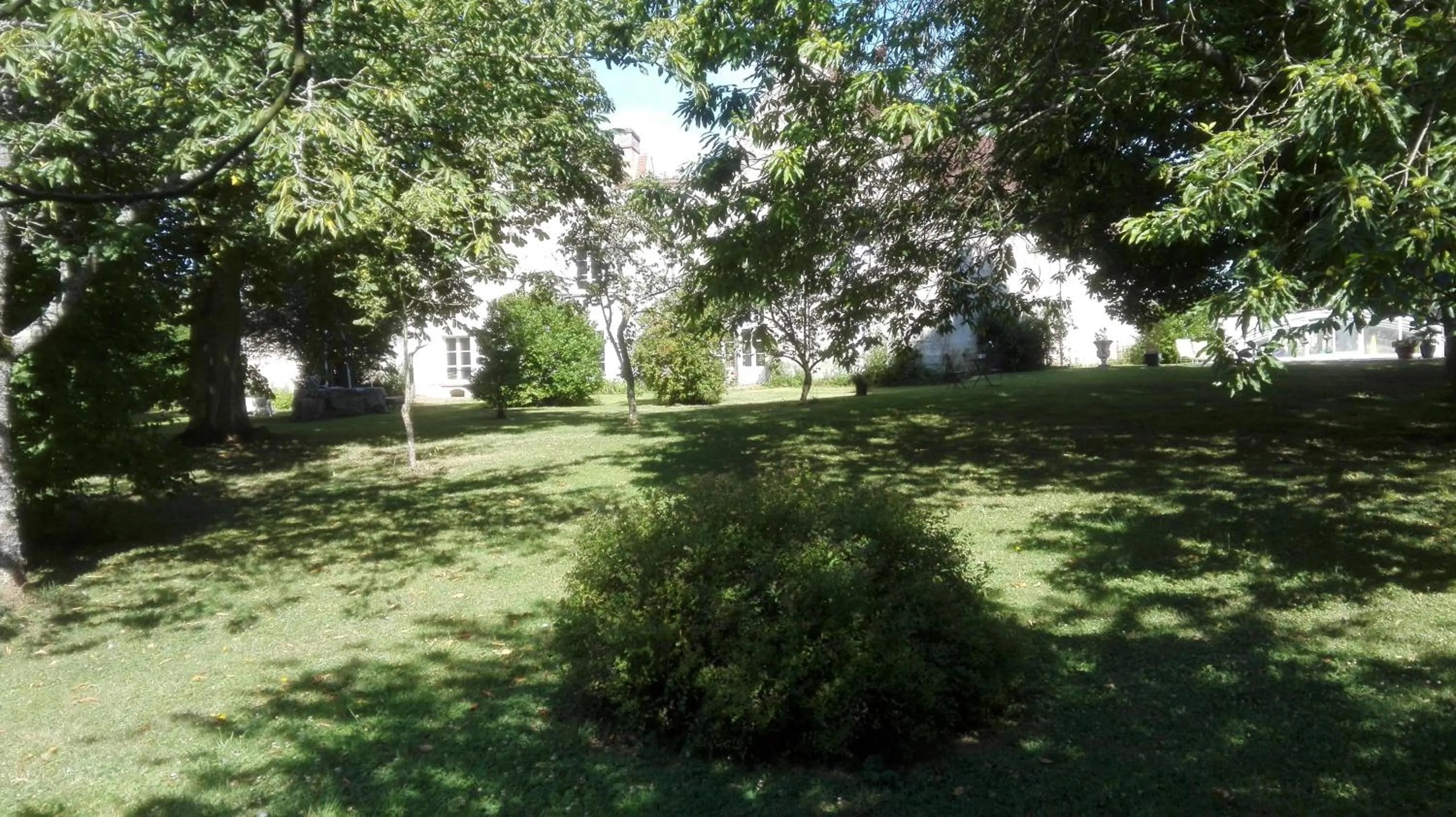 Property building in La Fruitiere