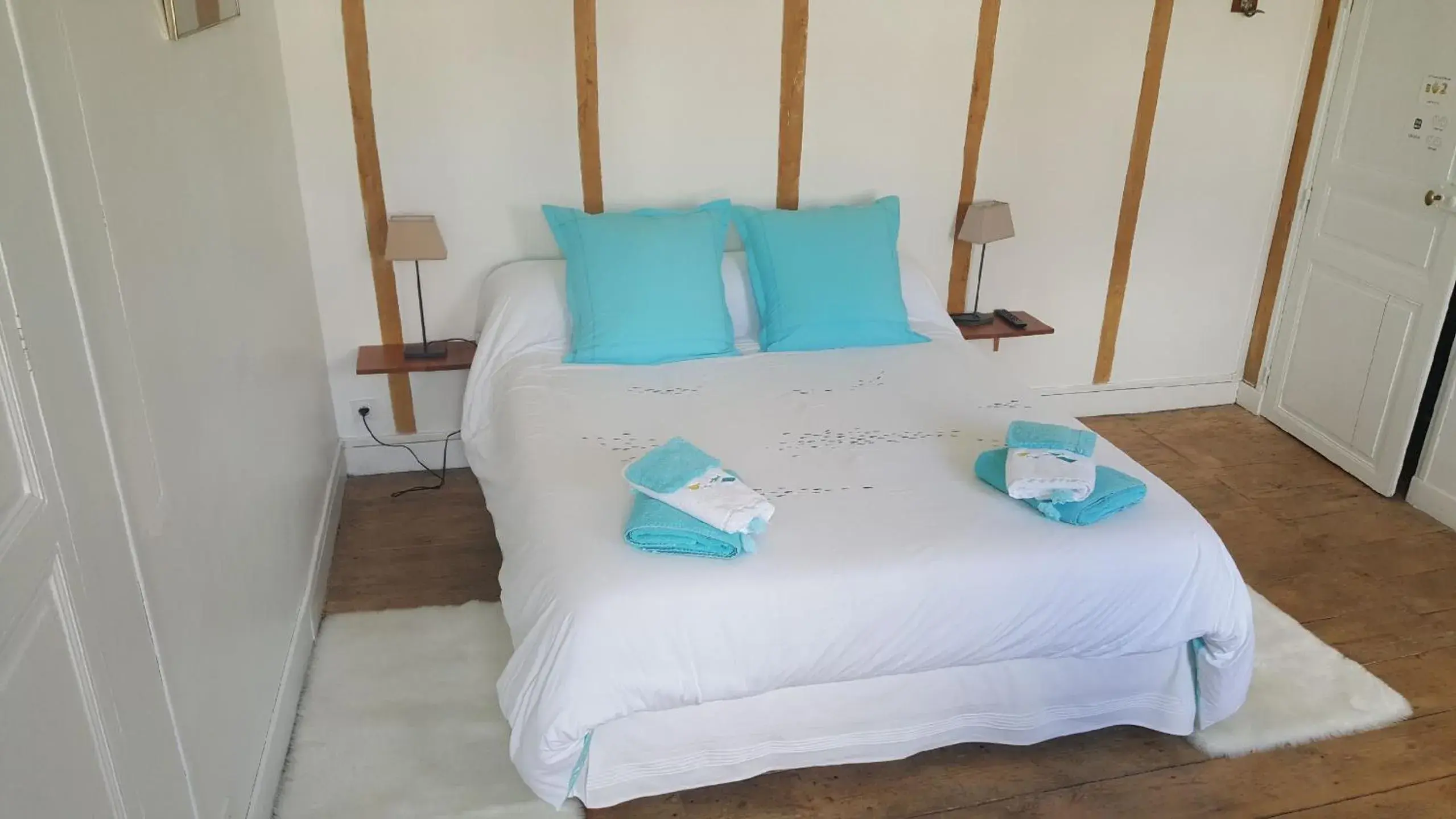 Triple Room with Private Bathroom in La Fruitiere Triple Room with Private Bathroom in La Fruitiere