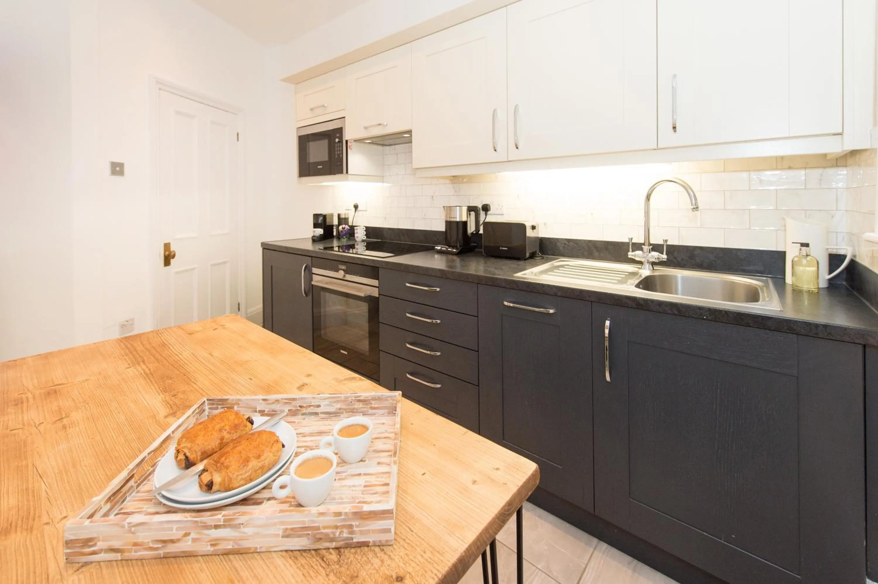 Kitchen or kitchenette in The Tower by Harrogate Serviced Apartments