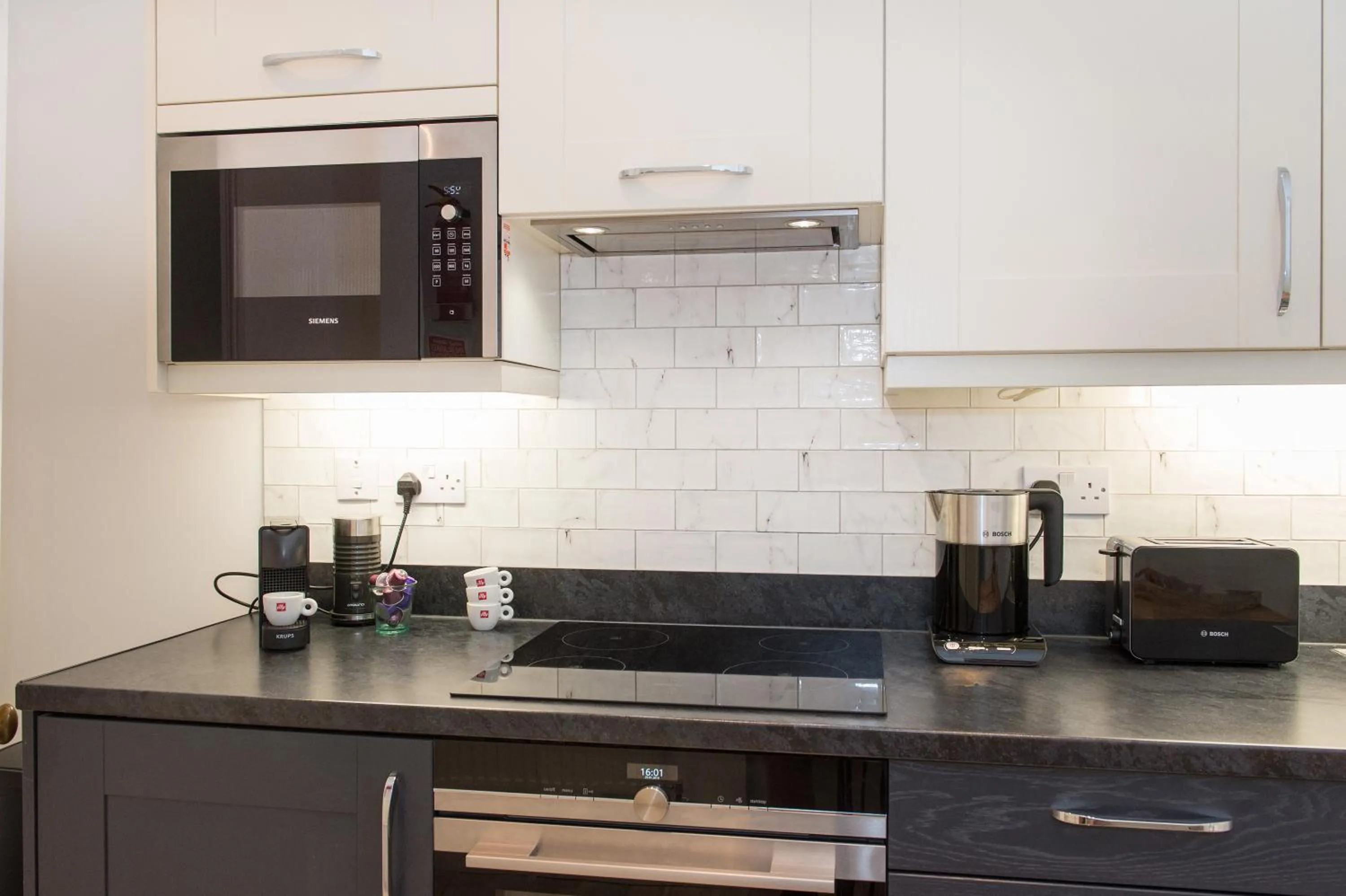 Kitchen or kitchenette in The Tower by Harrogate Serviced Apartments