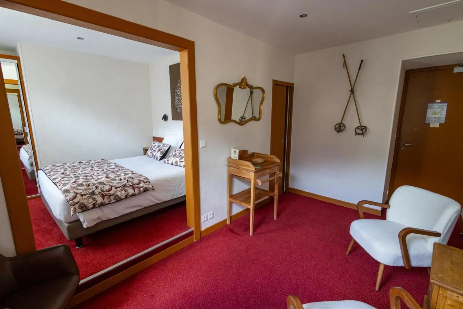 Photo of the whole room, Bed in Chateau De La Muzelle