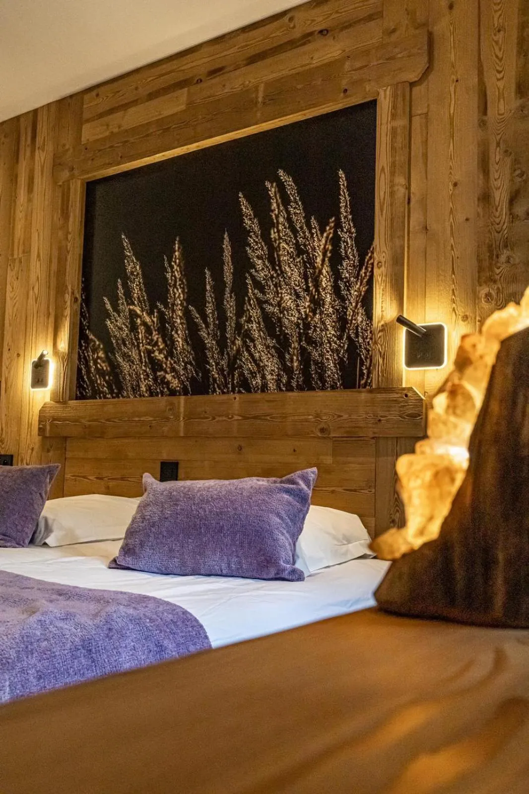 Decorative detail, Bed in Chateau De La Muzelle