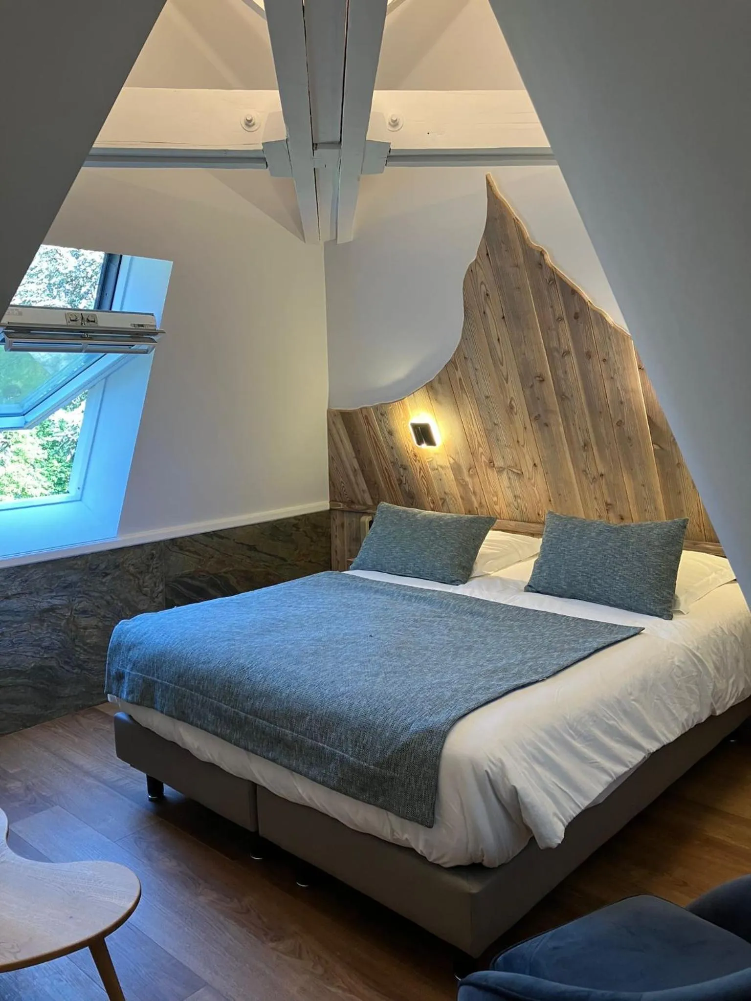 Photo of the whole room, Bed in Chateau De La Muzelle