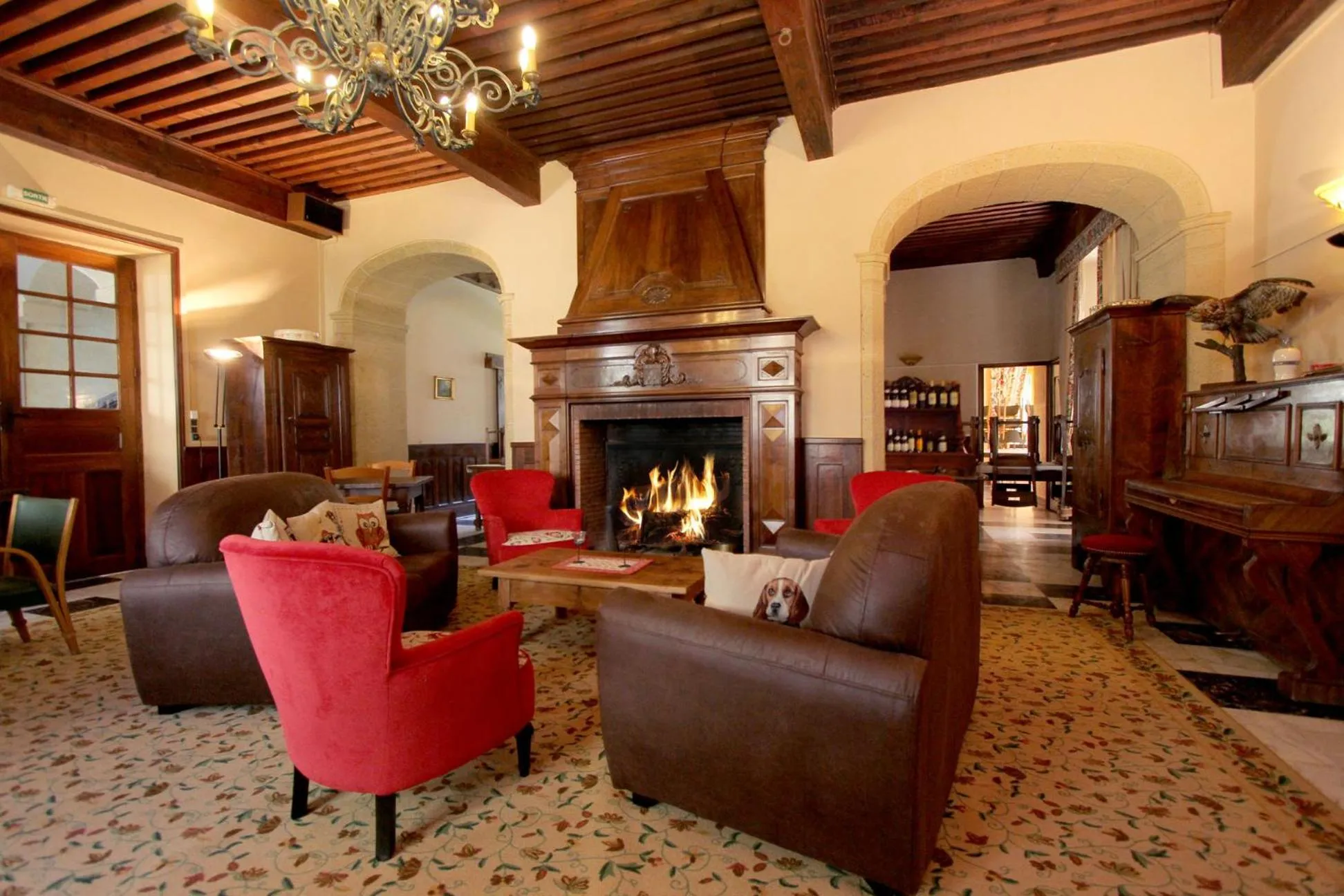 Lounge or bar in Chateau De La Muzelle