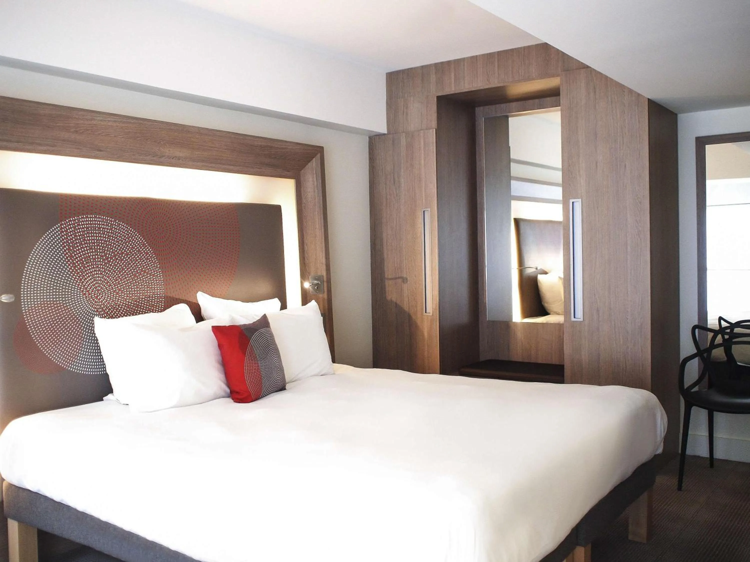 Bedroom, Bed in Novotel SPA Rennes Centre Gare