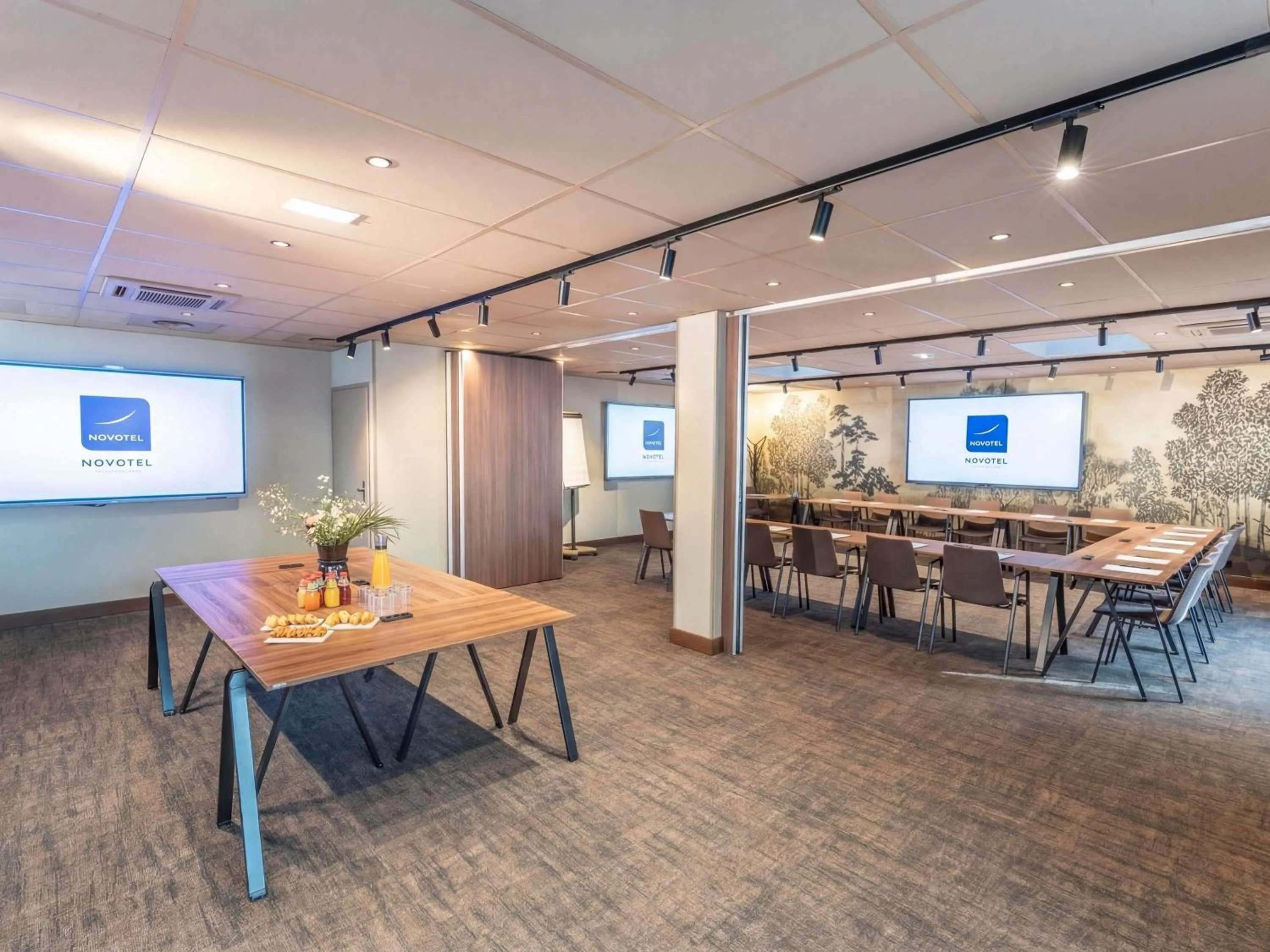 Meeting/conference room in Novotel SPA Rennes Centre Gare
