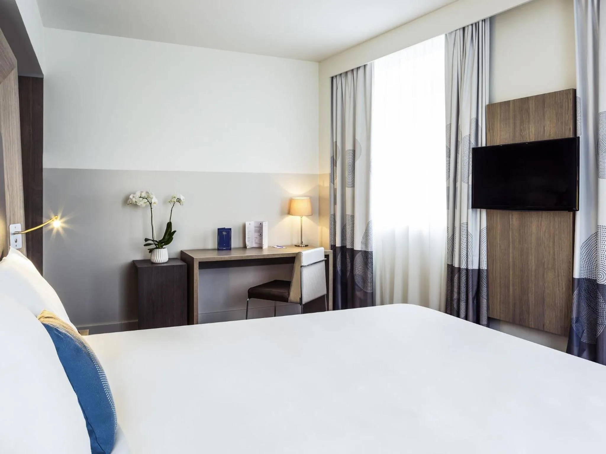 Bedroom, Bed in Novotel SPA Rennes Centre Gare