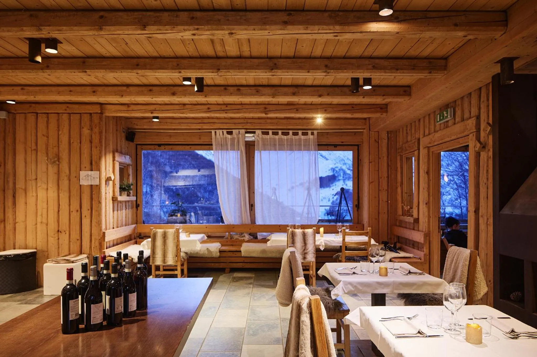 Restaurant/places to eat in Chalet Morel 1586 Hotel & Spa