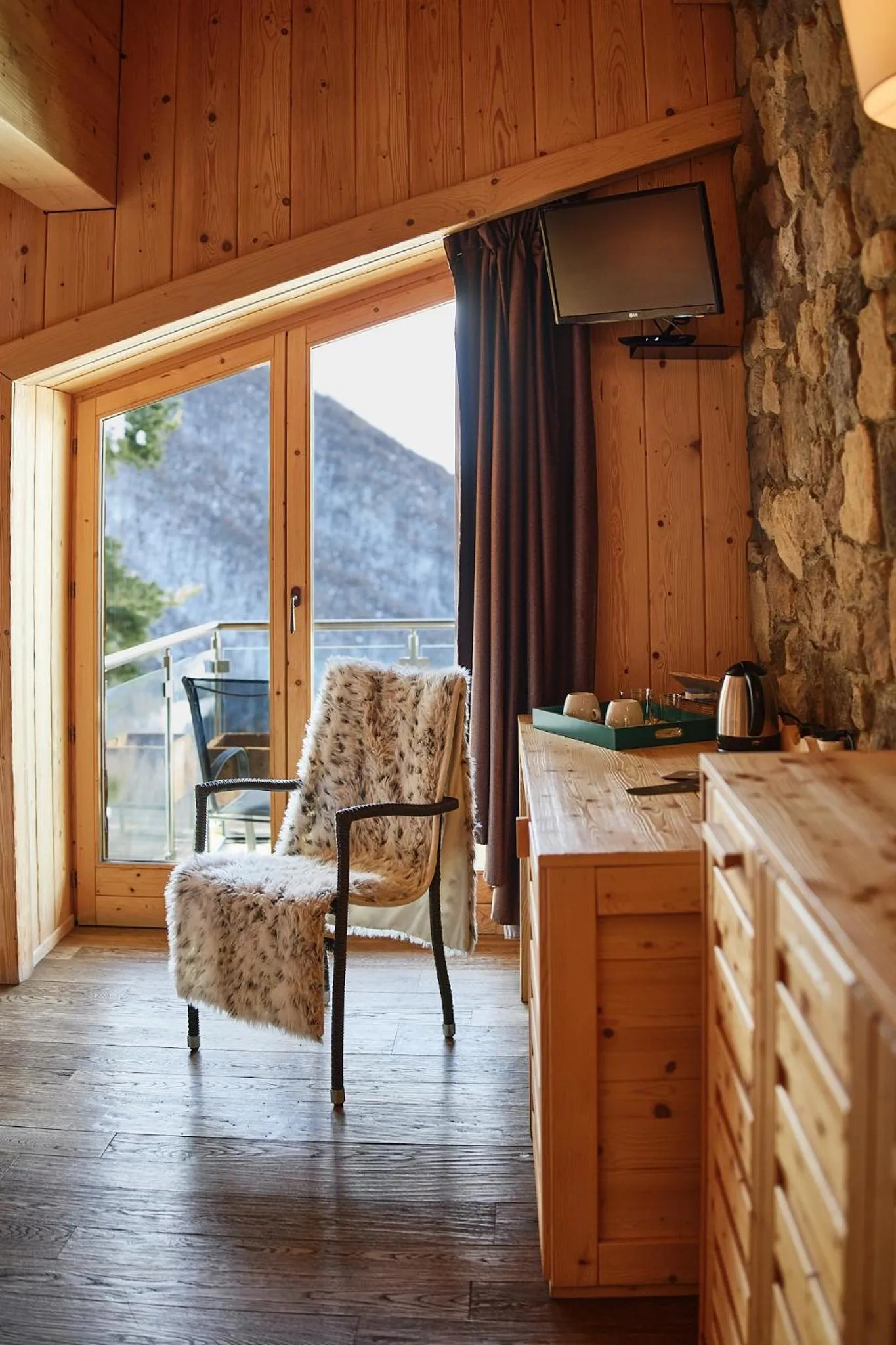 Bedroom in Chalet Morel 1586 Hotel & Spa