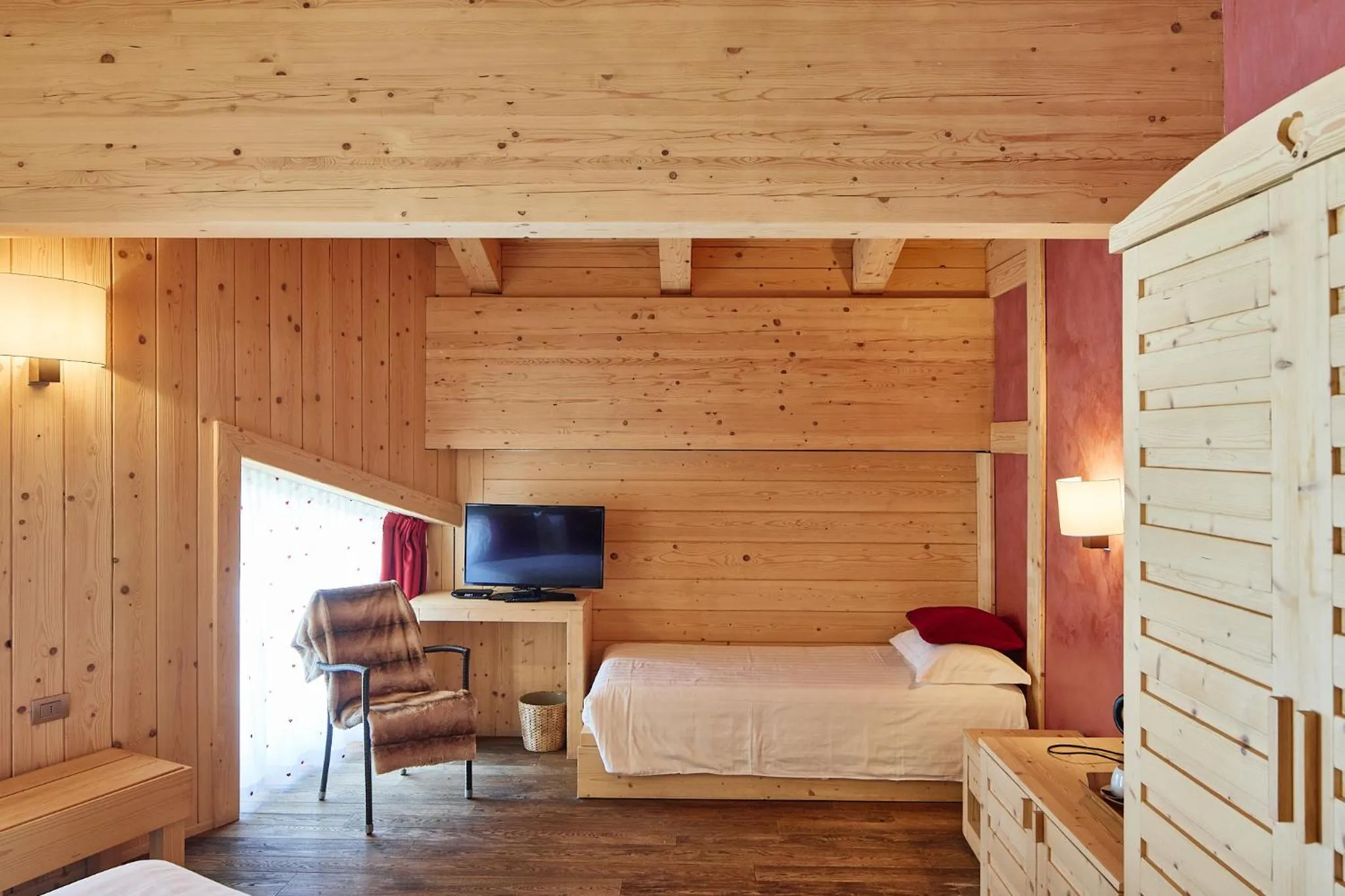 Bedroom, Bed in Chalet Morel 1586 Hotel & Spa