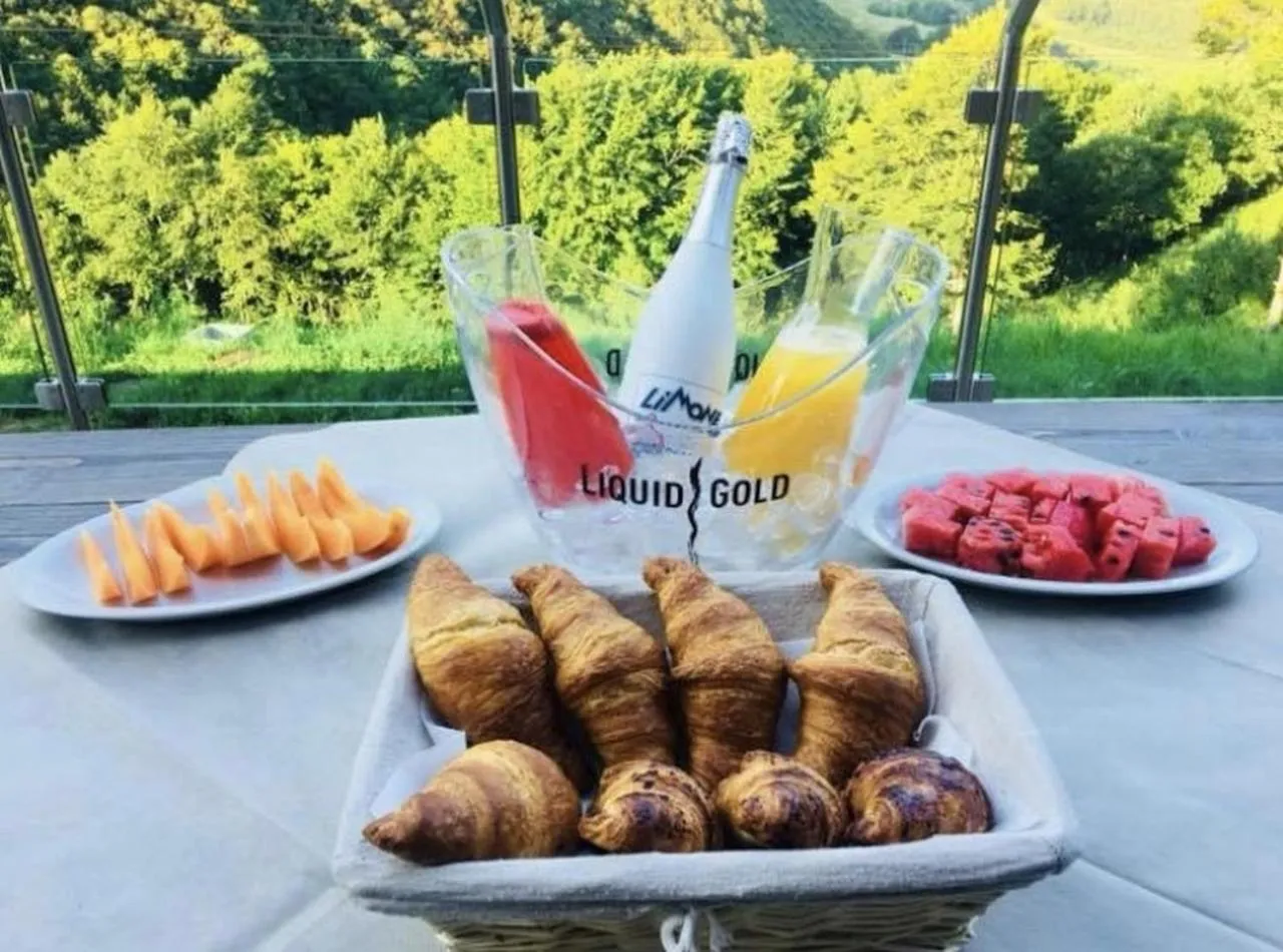 Restaurant/places to eat in Chalet Morel 1586 Hotel & Spa