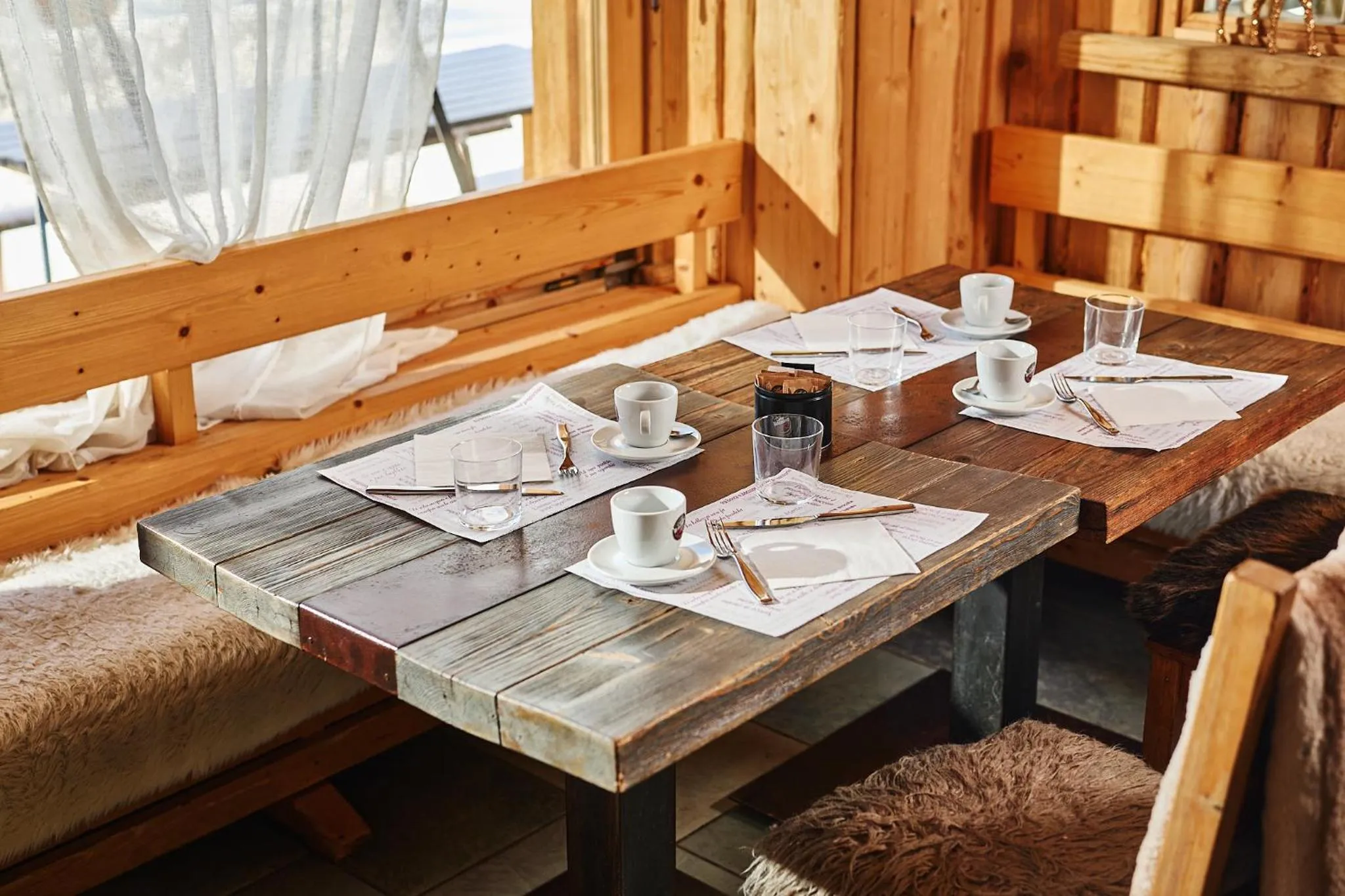 Restaurant/places to eat, Bed in Chalet Morel 1586 Hotel & Spa