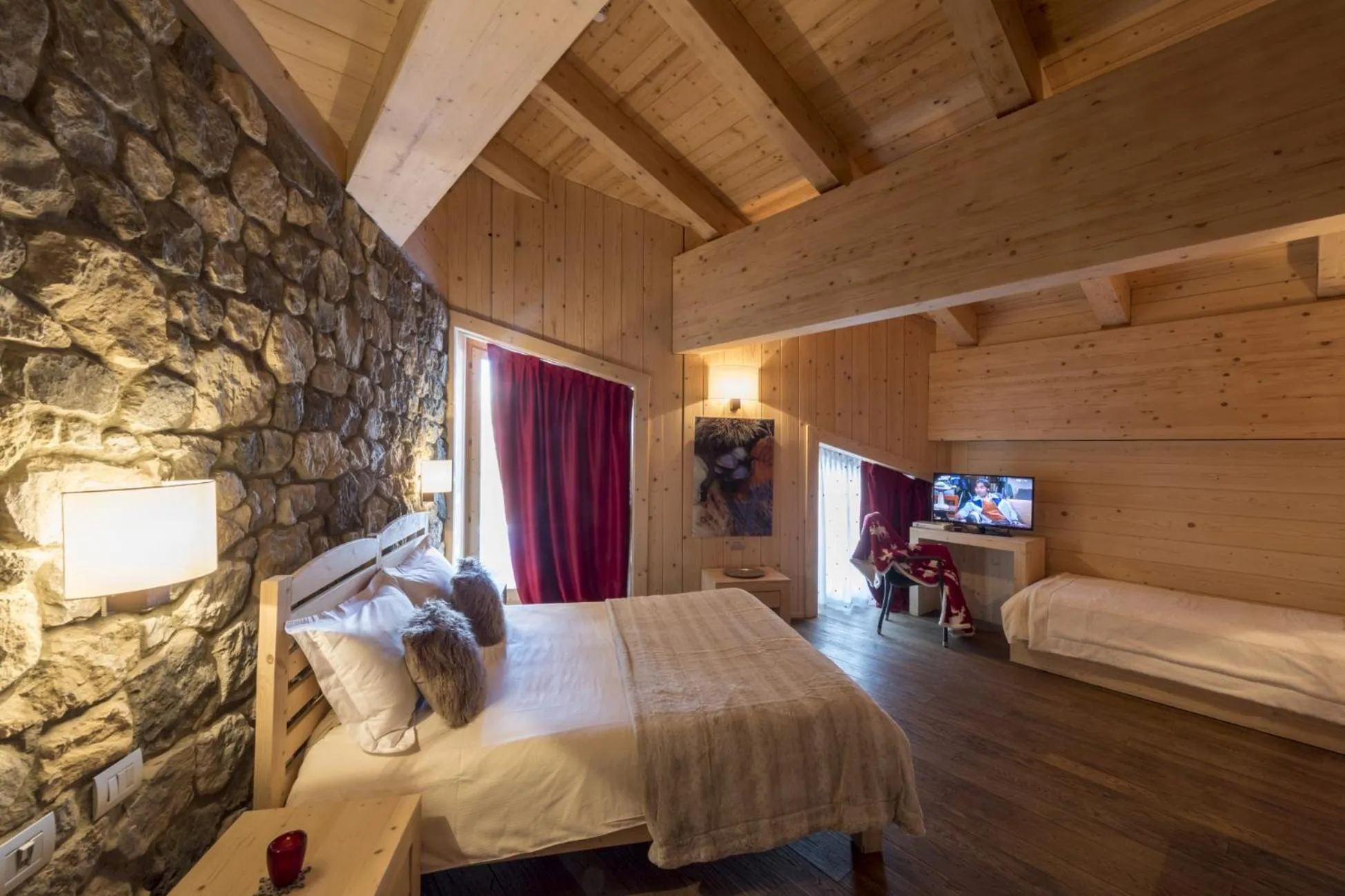Photo of the whole room in Chalet Morel 1586 Hotel & Spa