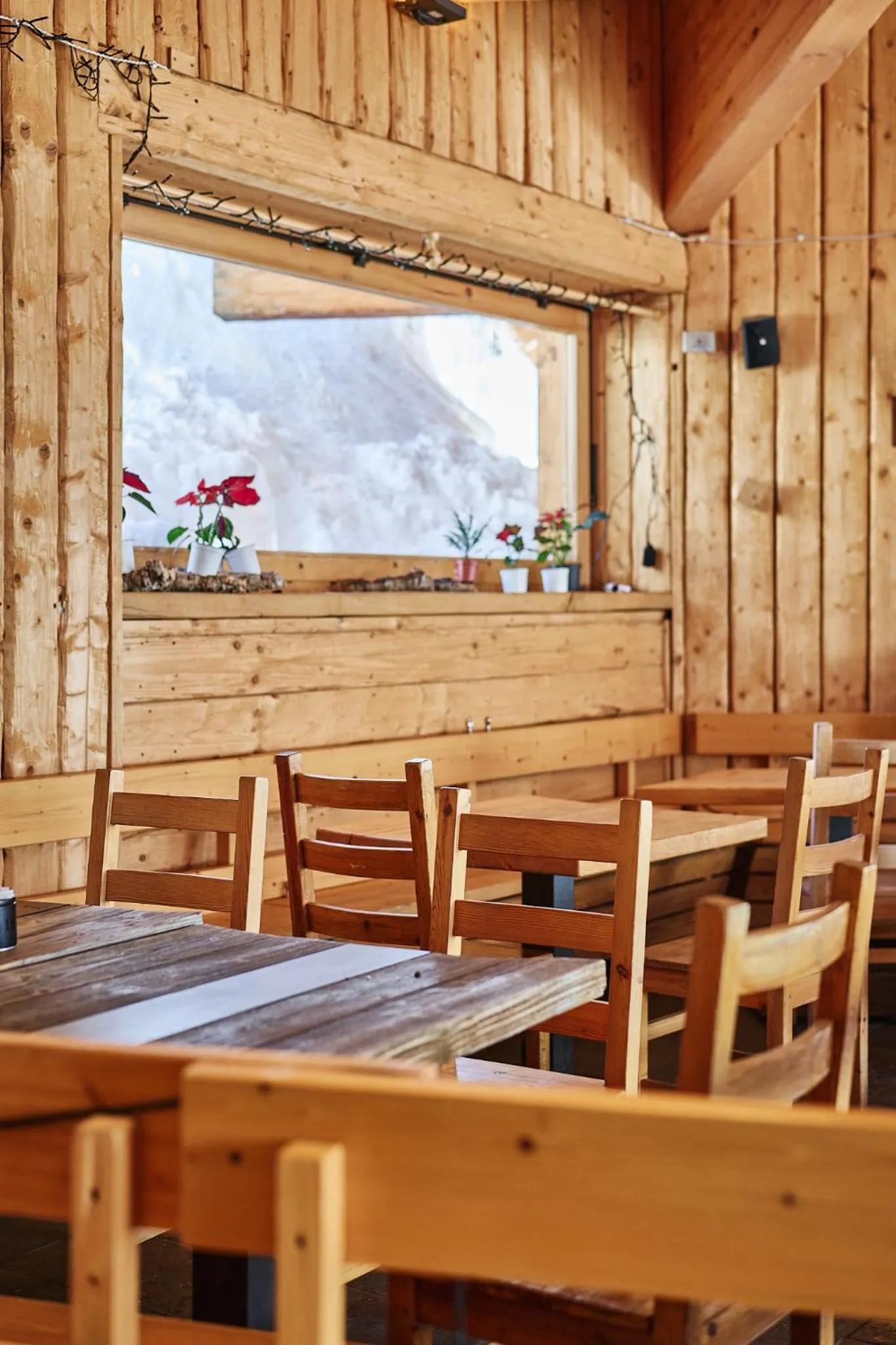 Restaurant/places to eat in Chalet Morel 1586 Hotel & Spa
