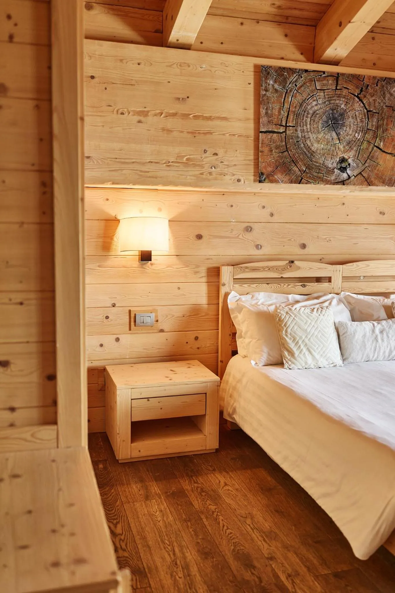 Bedroom, Bed in Chalet Morel 1586 Hotel & Spa