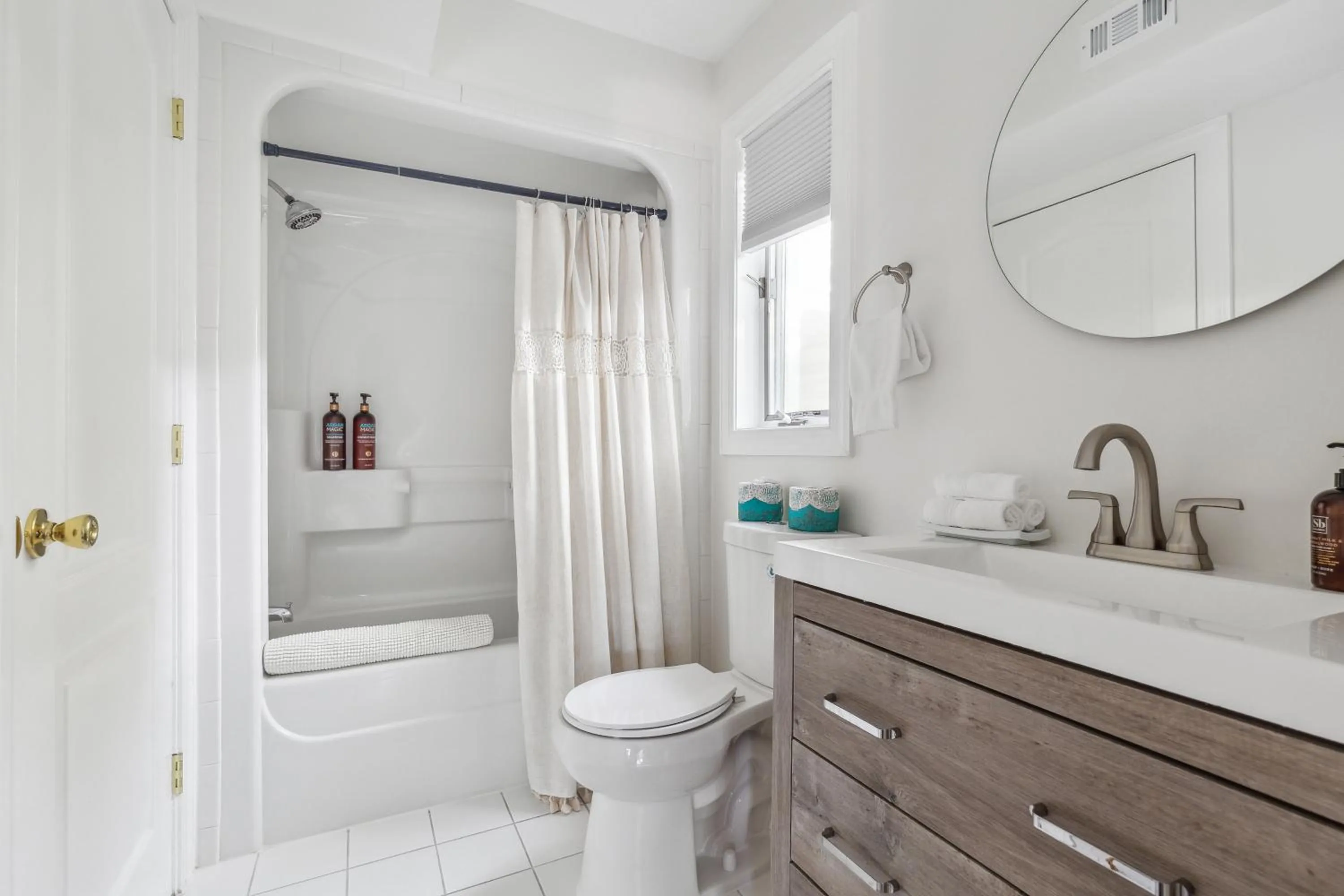 Shower in The Columbia Inn at Peralynna