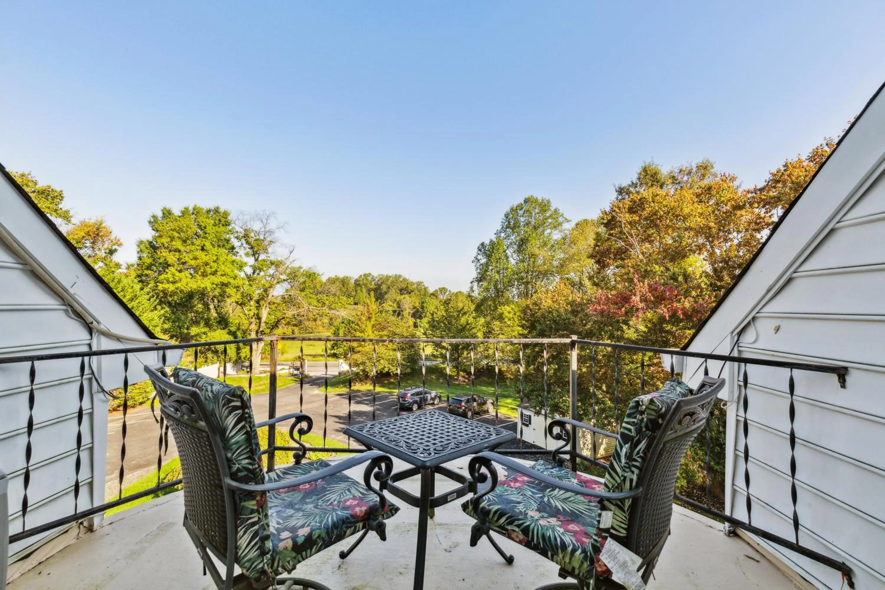 Patio in The Columbia Inn at Peralynna