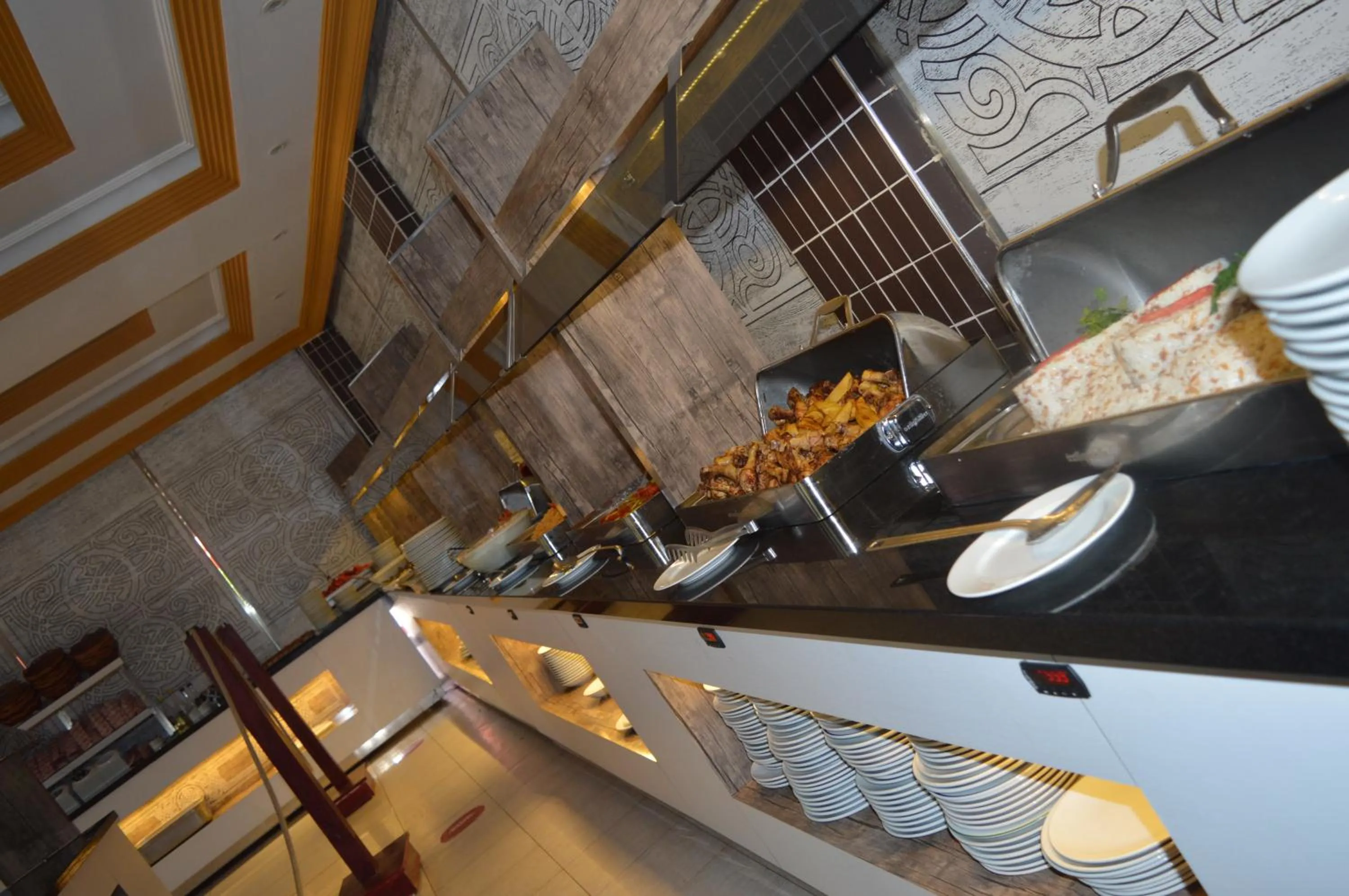 Restaurant/places to eat in Selinus Beach Club Hotel