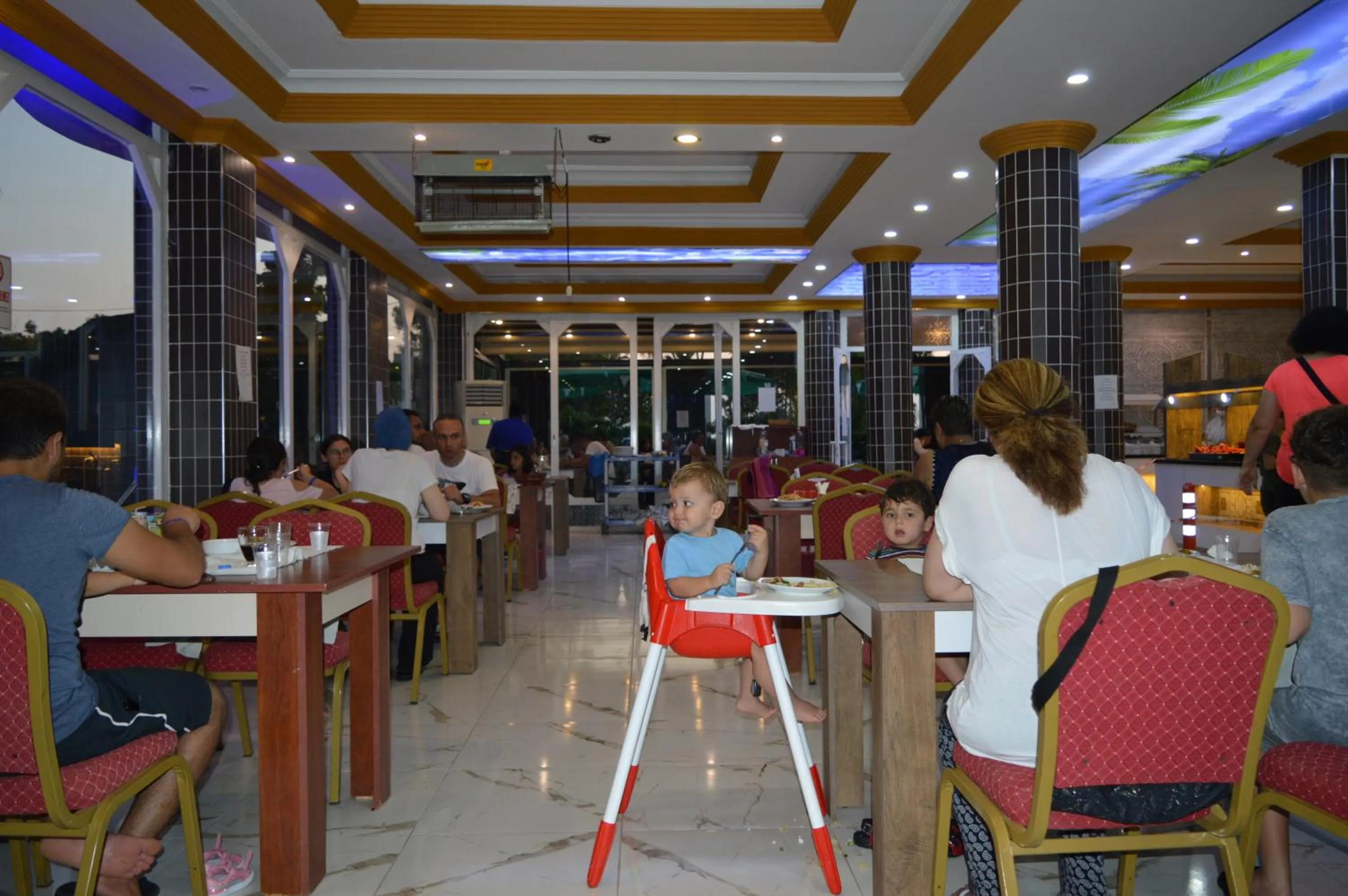 Restaurant/places to eat in Selinus Beach Club Hotel