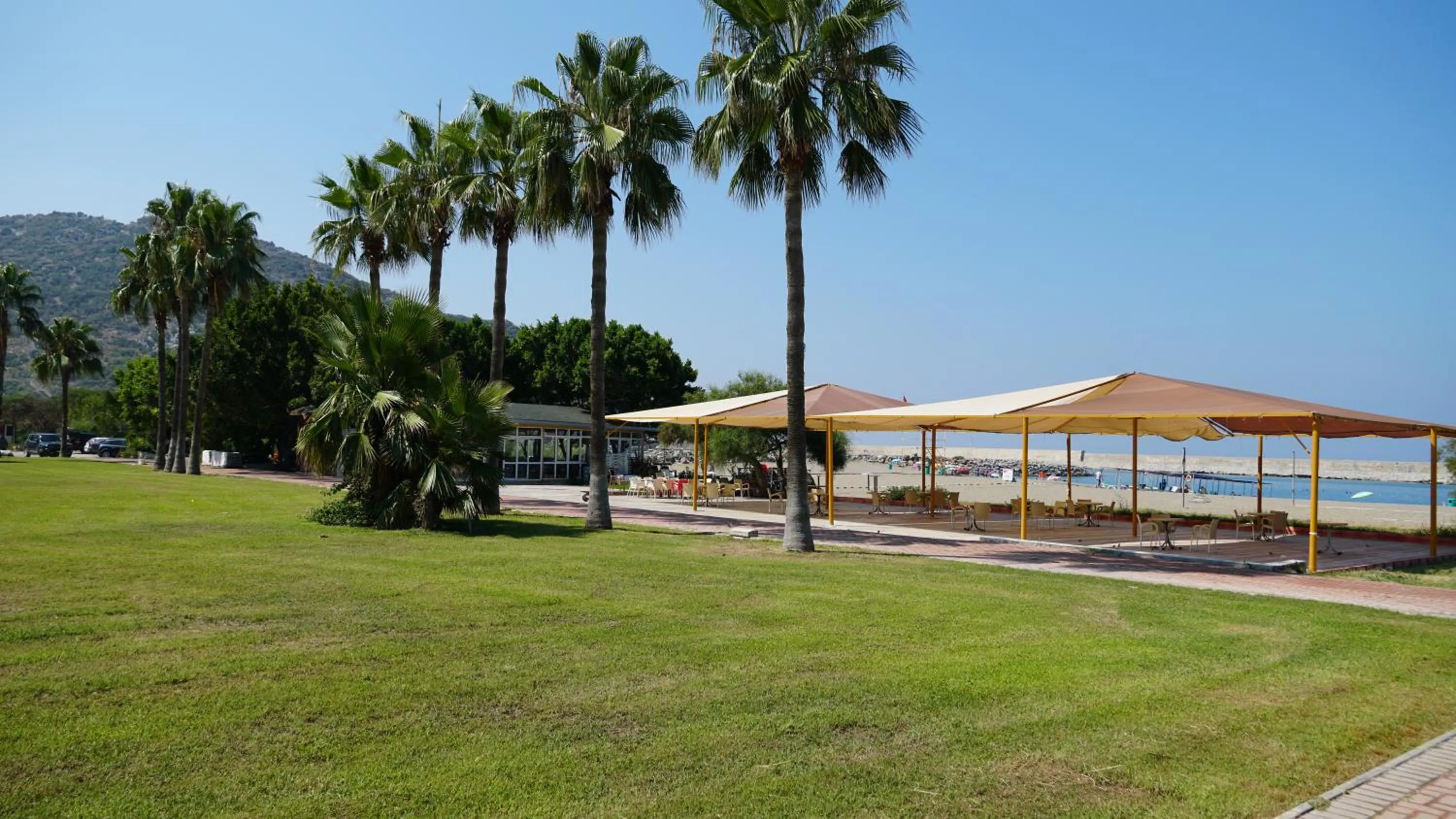 Restaurant/places to eat in Selinus Beach Club Hotel