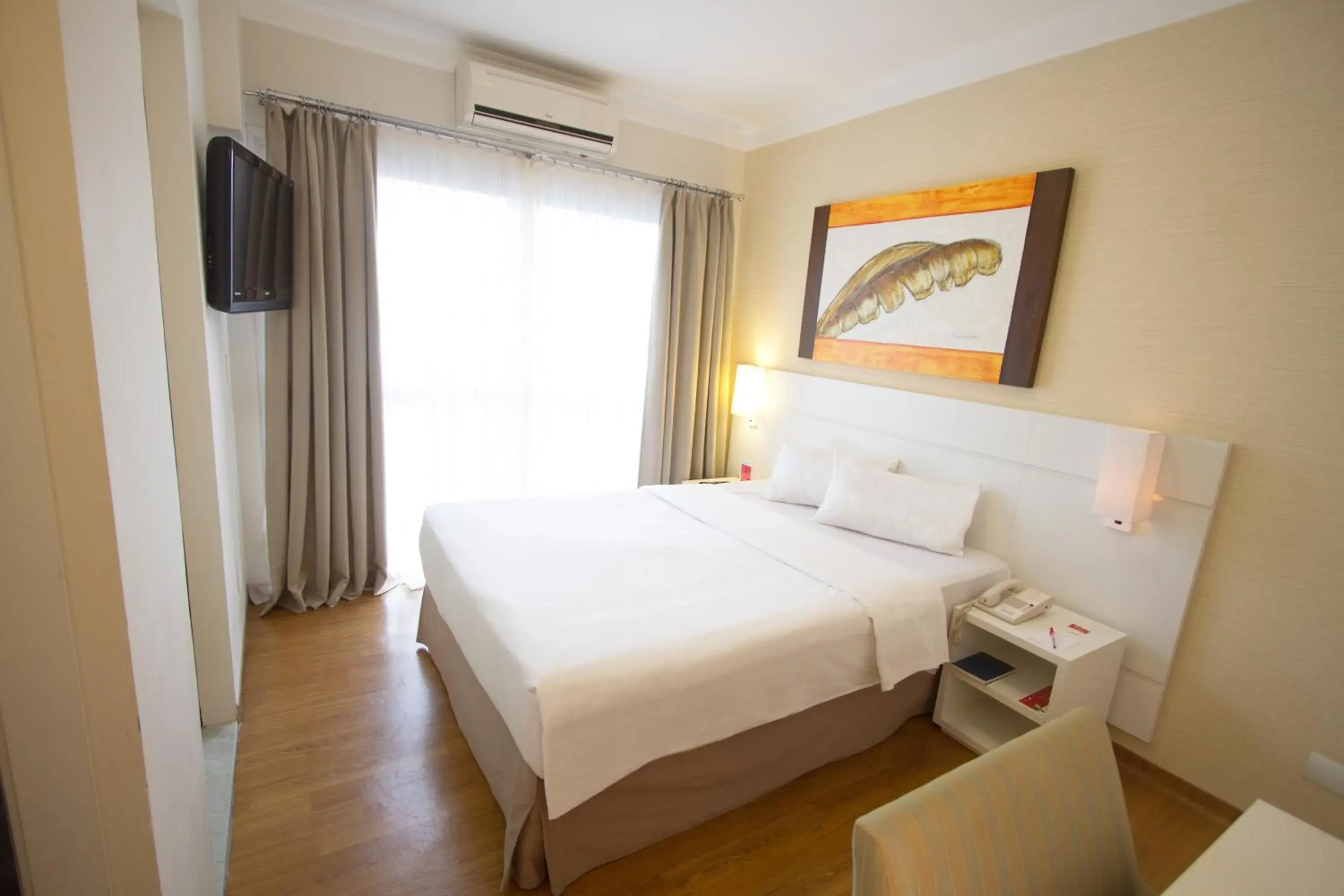 Photo of the whole room, Bed in Capcana Hotel Jardins Photo of the whole room, Bed in Capcana Hotel Jardins