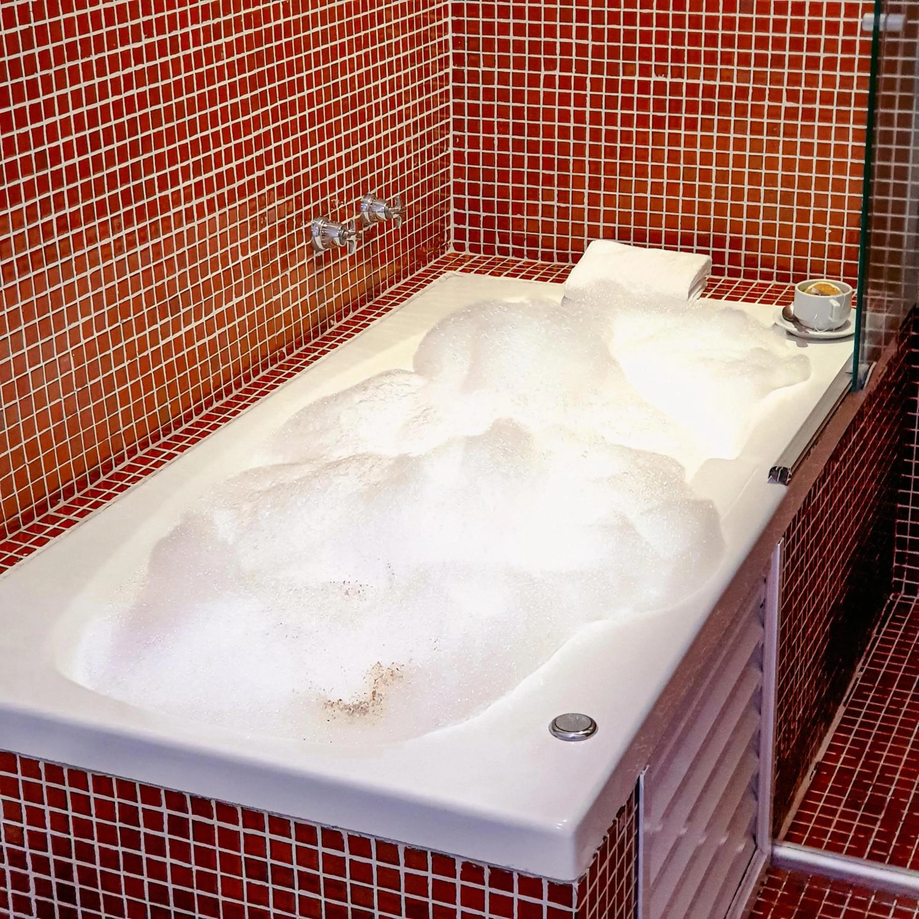 Hot Tub in Capcana Hotel Jardins