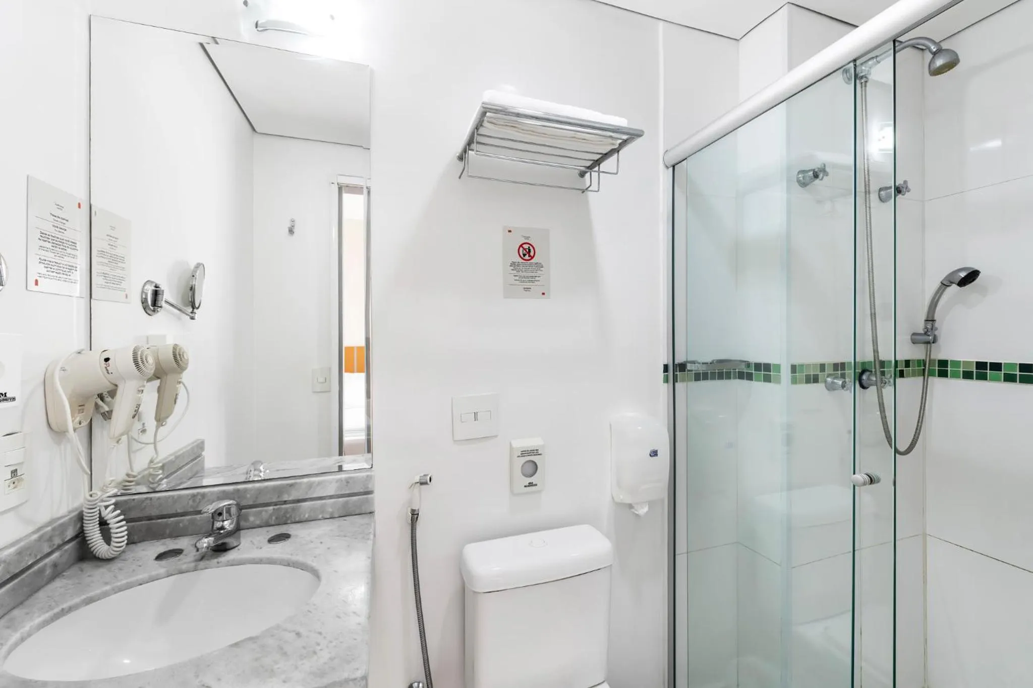 Shower in Capcana Hotel Jardins