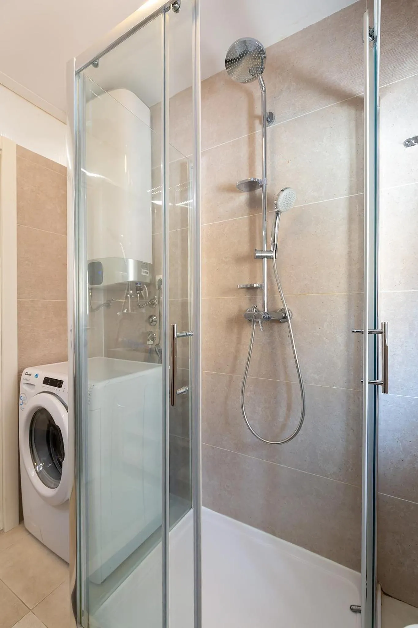 Bathroom in Apartment Lassy by Irundo
