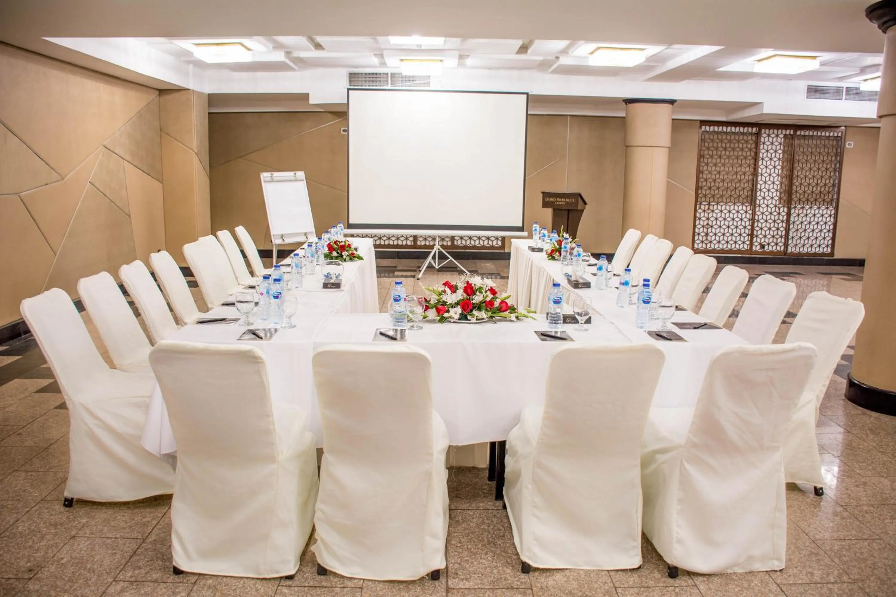 Banquet/Function facilities in HOTEL dGATES