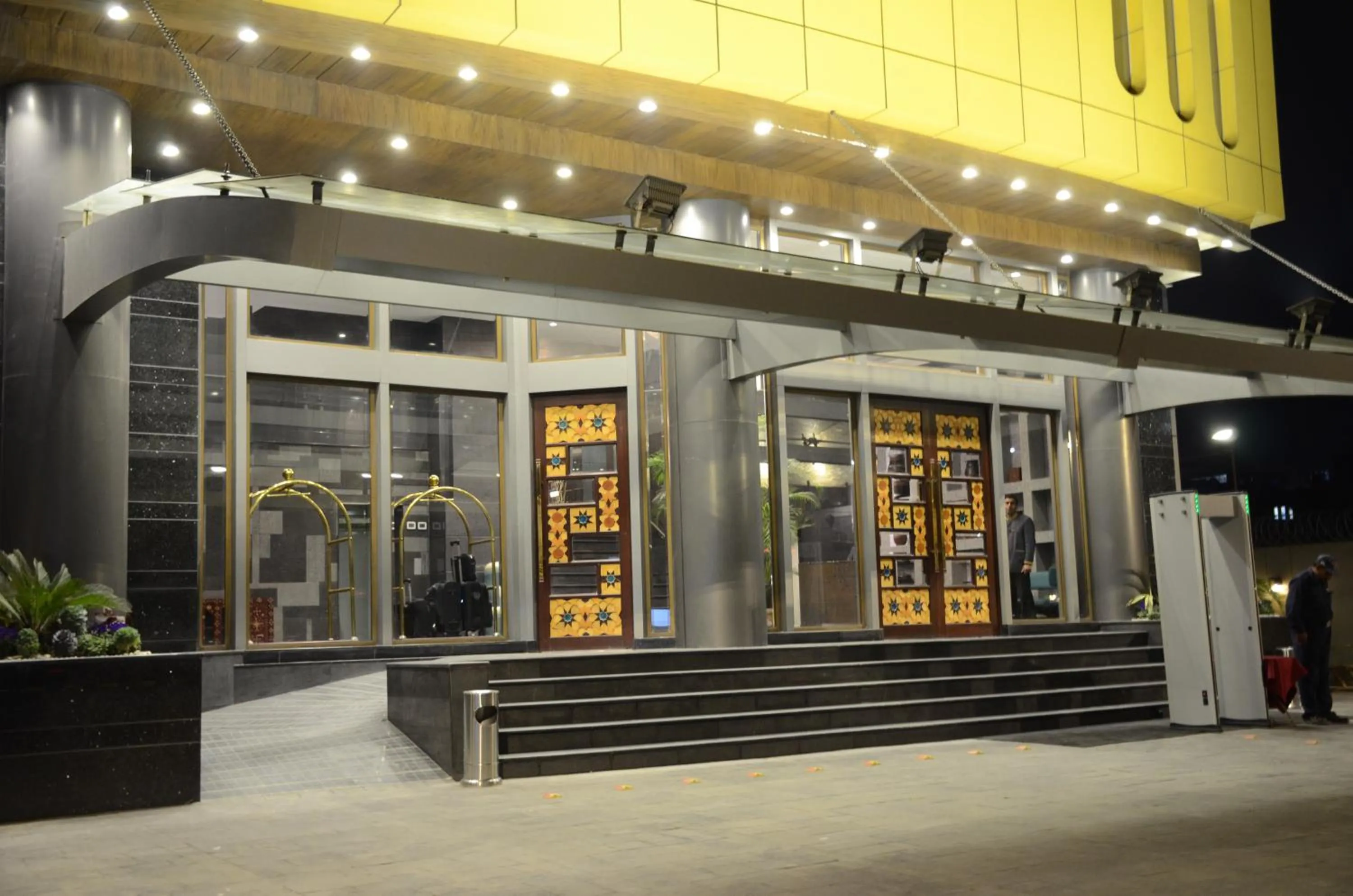 Facade/entrance in HOTEL dGATES