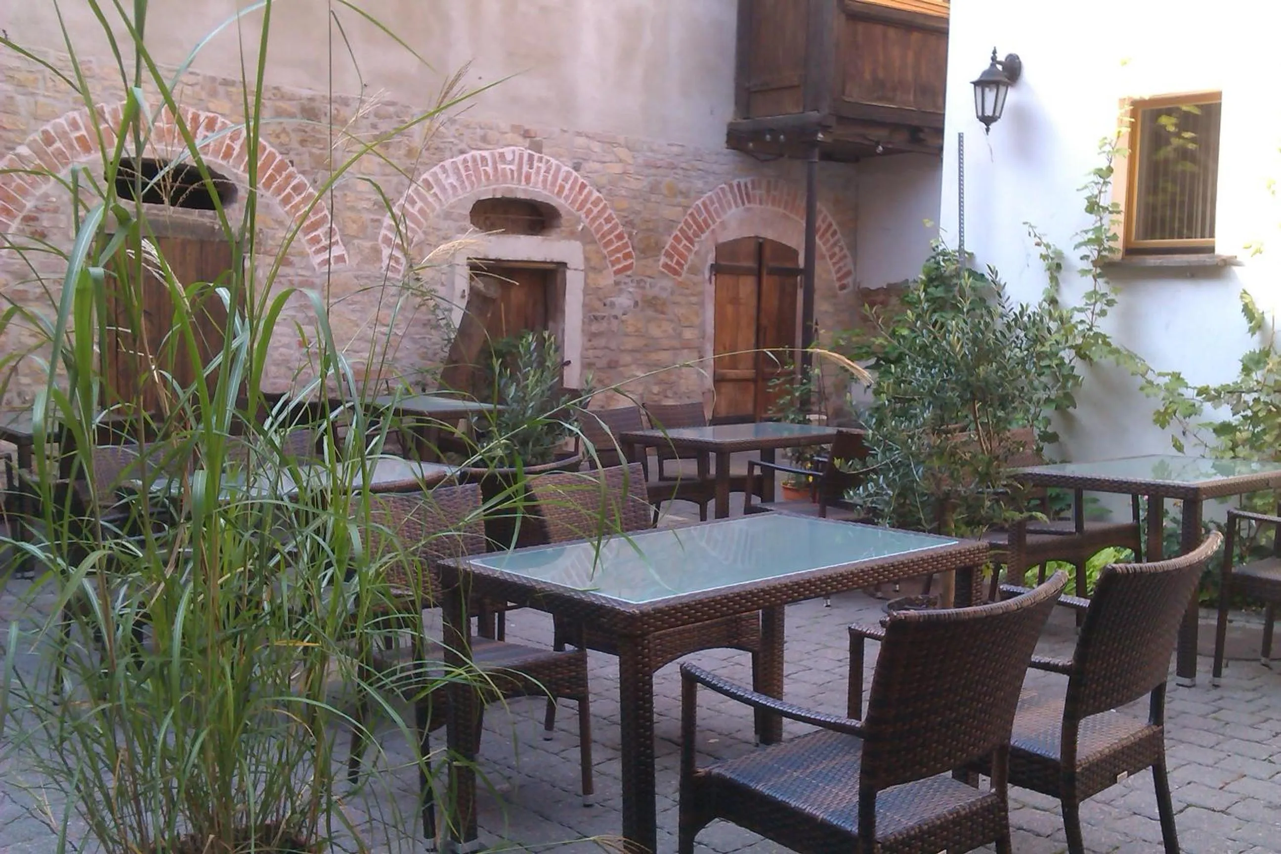 Patio in Hotel Restaurant Toscana Naumburg