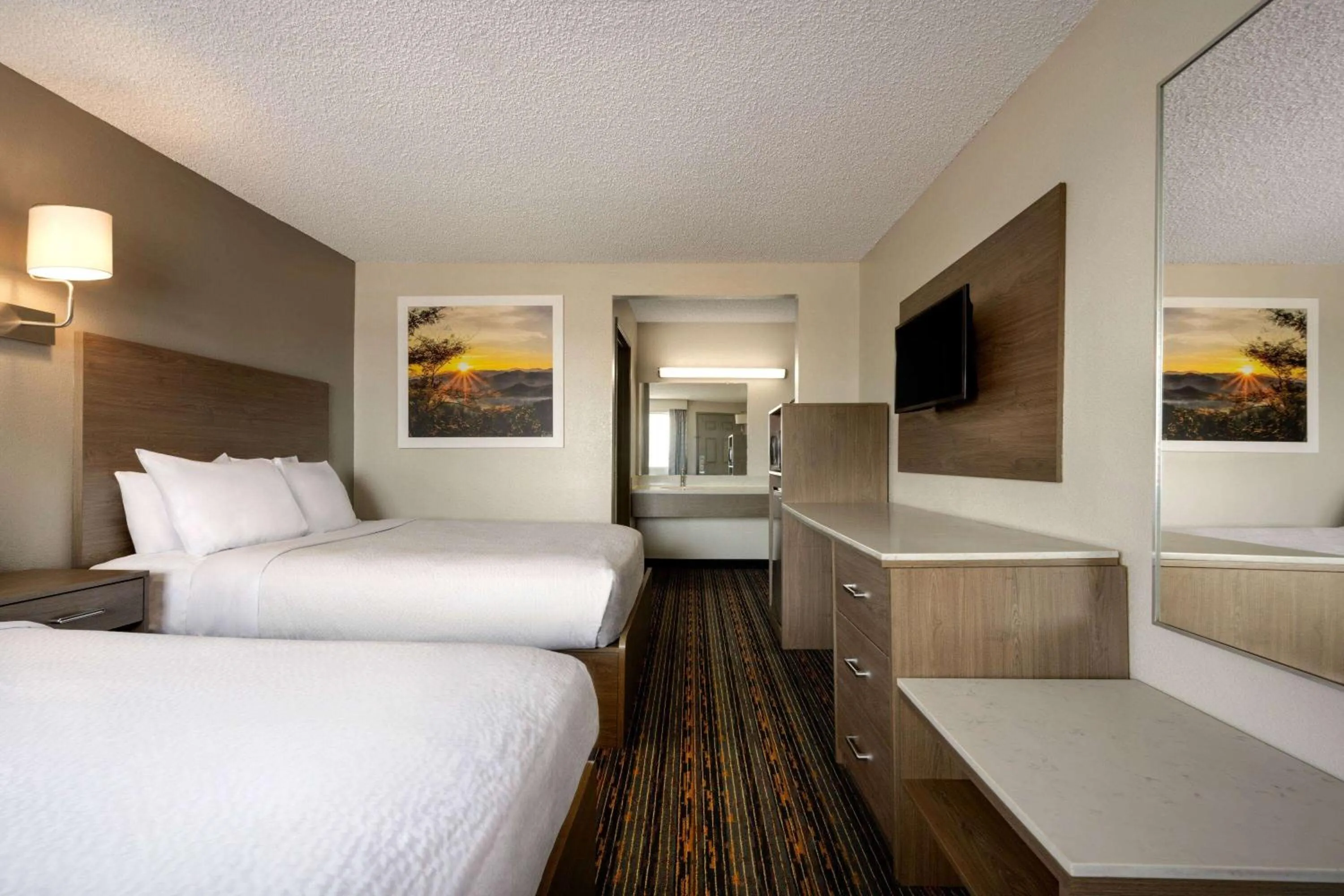 Photo of the whole room, Bed in Days Inn by Wyndham Fresno South