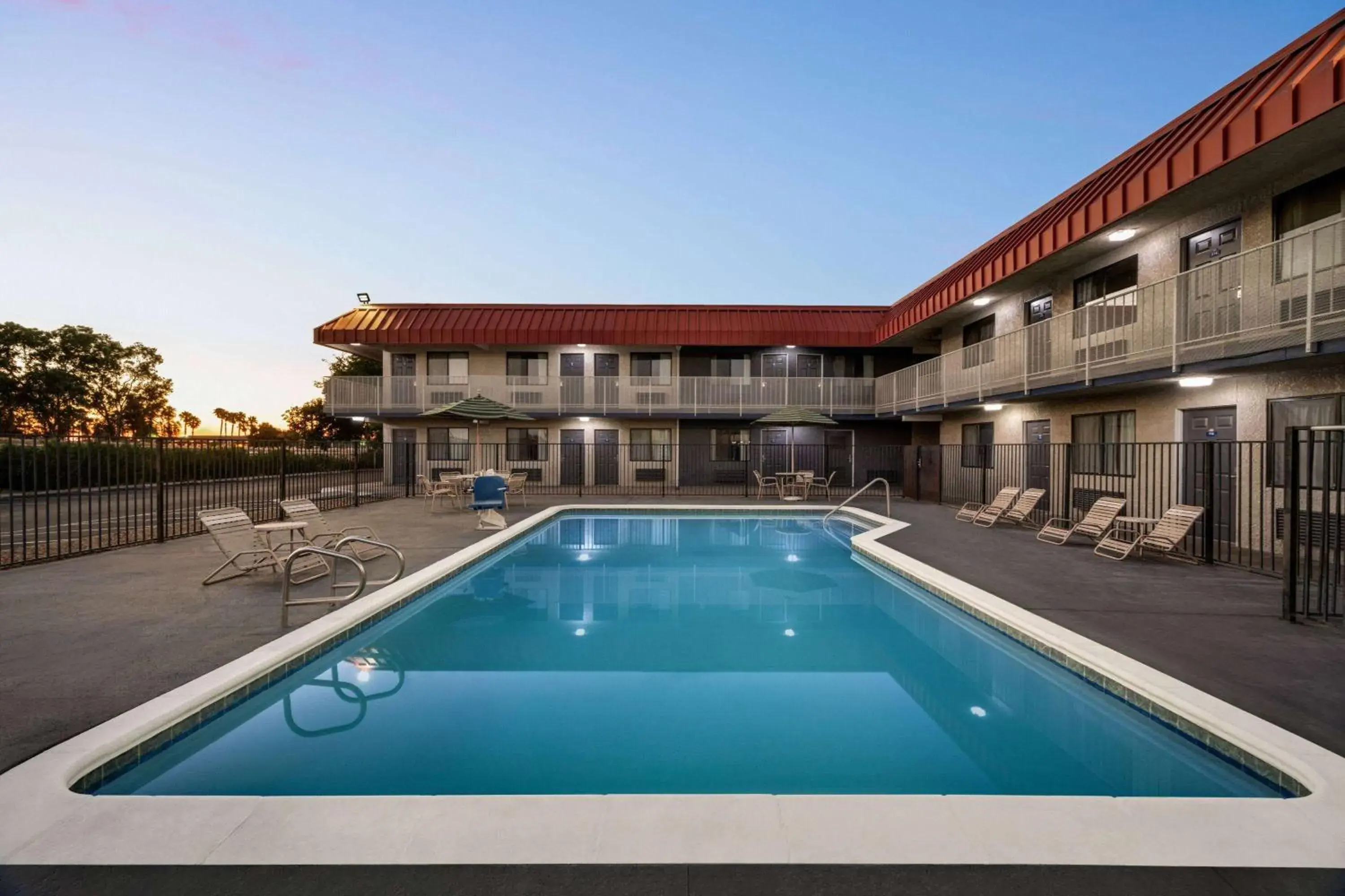 Swimming pool in Days Inn by Wyndham Fresno South Swimming pool in Days Inn by Wyndham Fresno South