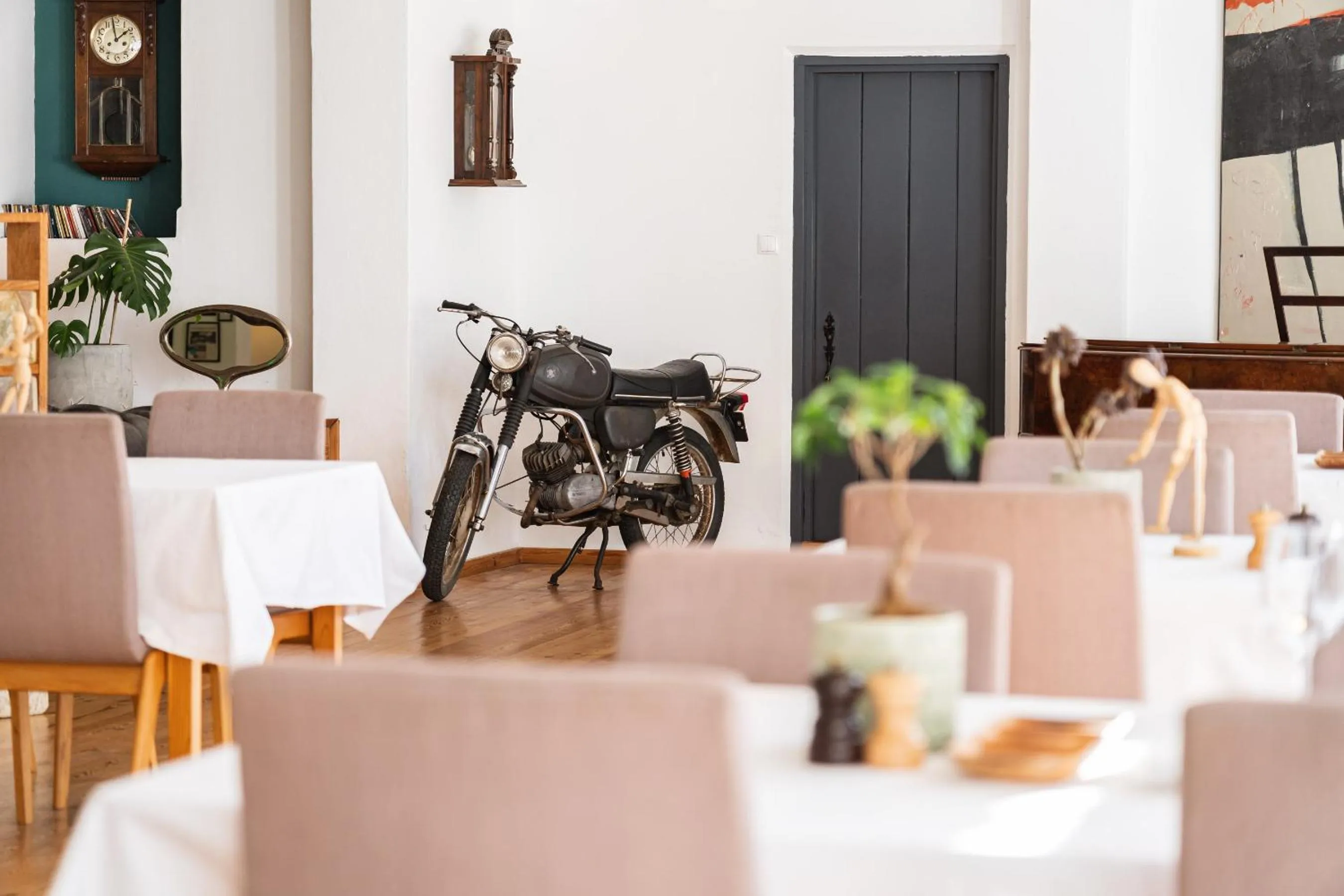 Restaurant/places to eat in Imani Country House