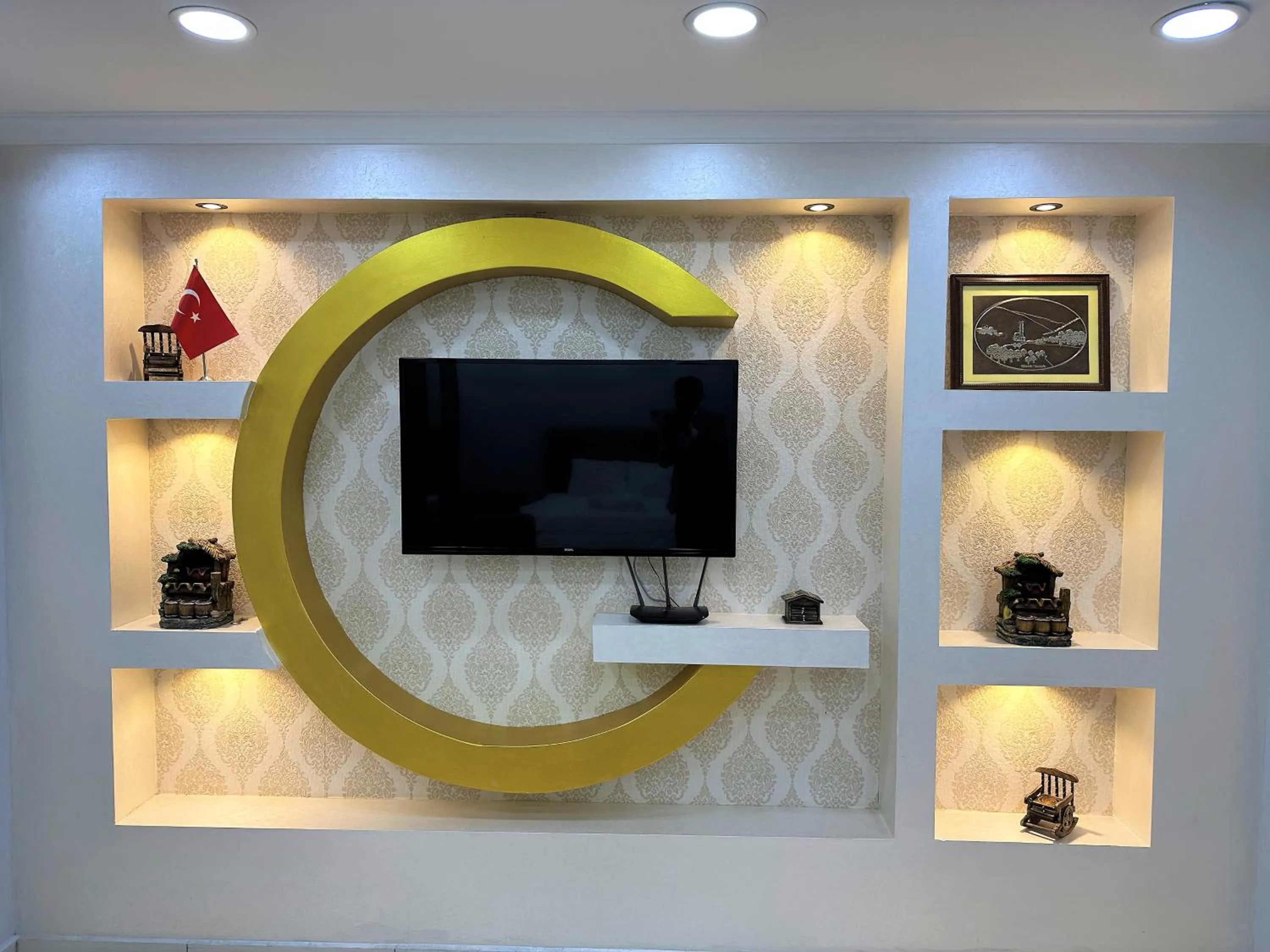 TV and multimedia in Cerrahpasa Apart Hotel