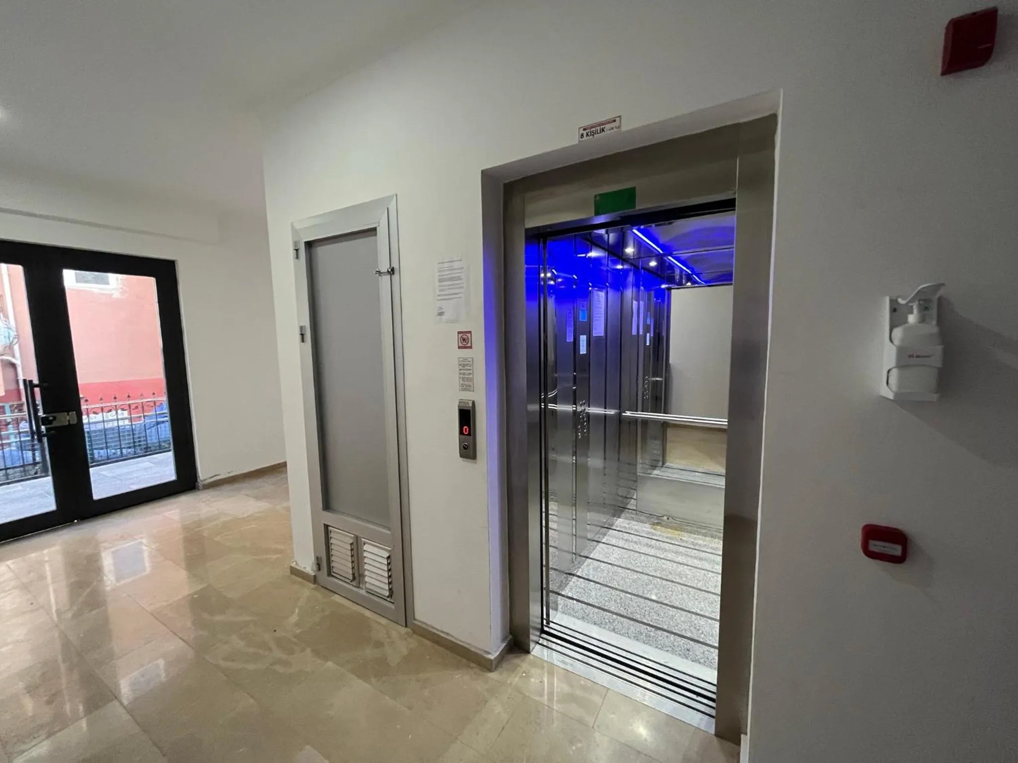 elevator in Cerrahpasa Apart Hotel
