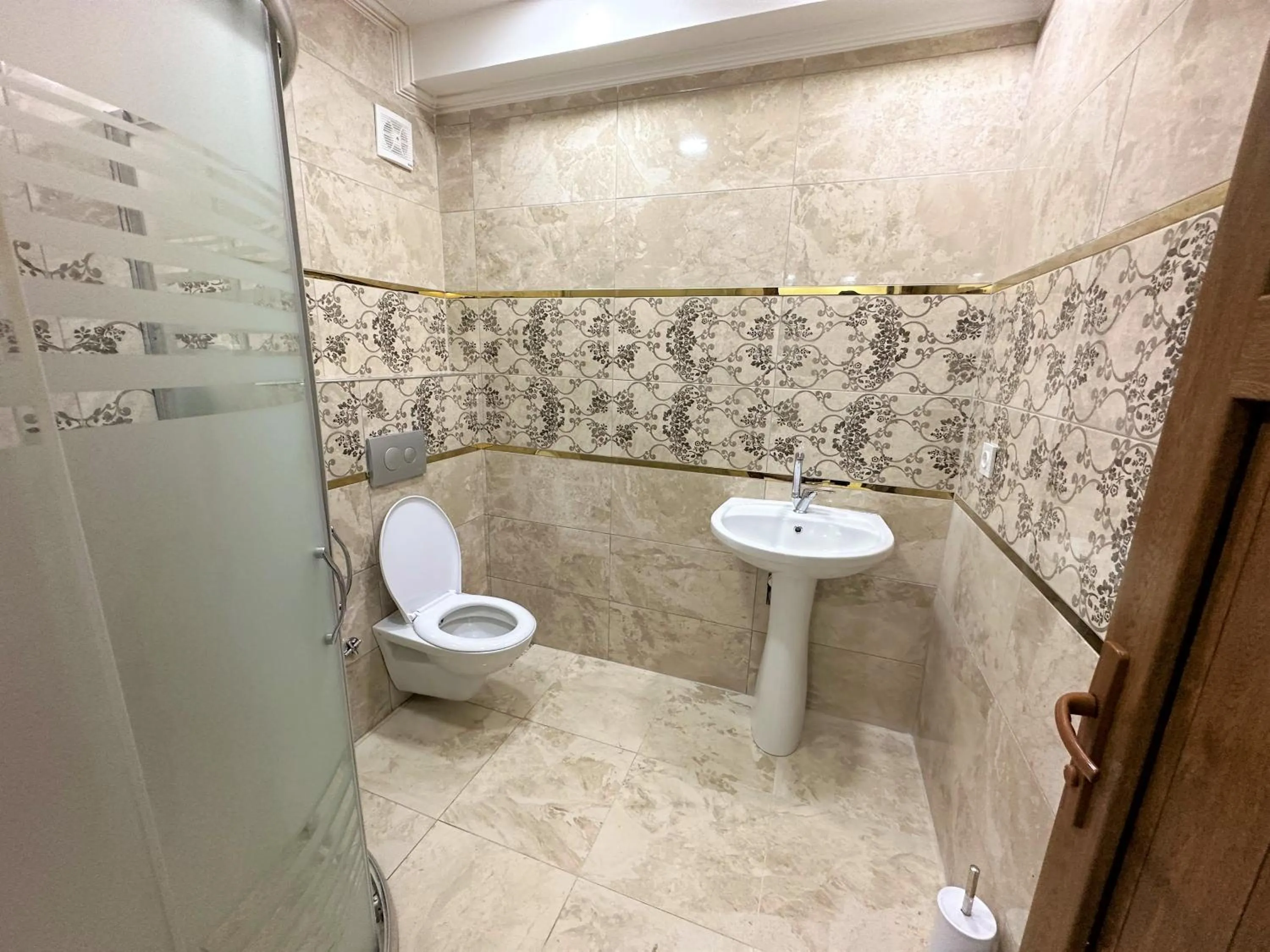 Shower in Cerrahpasa Apart Hotel