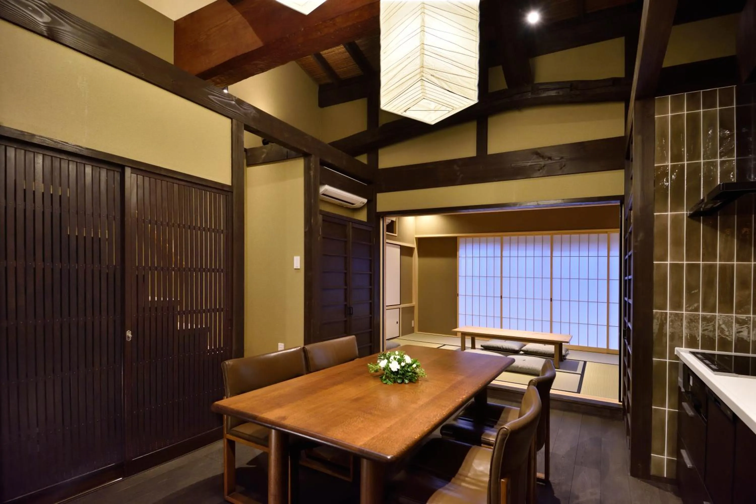 Dining area in Miun Kinkaku-ji