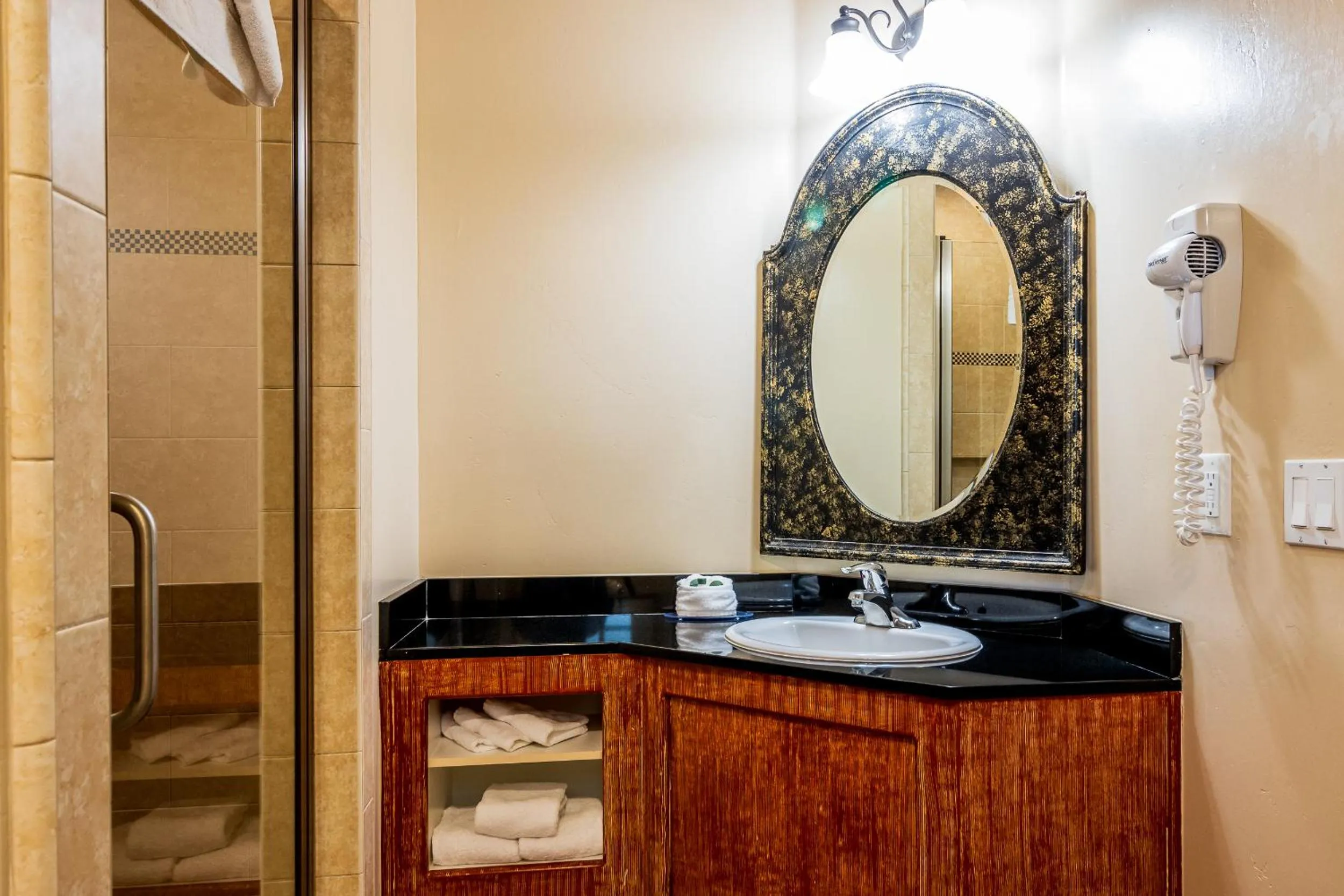 Shower in Cambria Pines Lodge