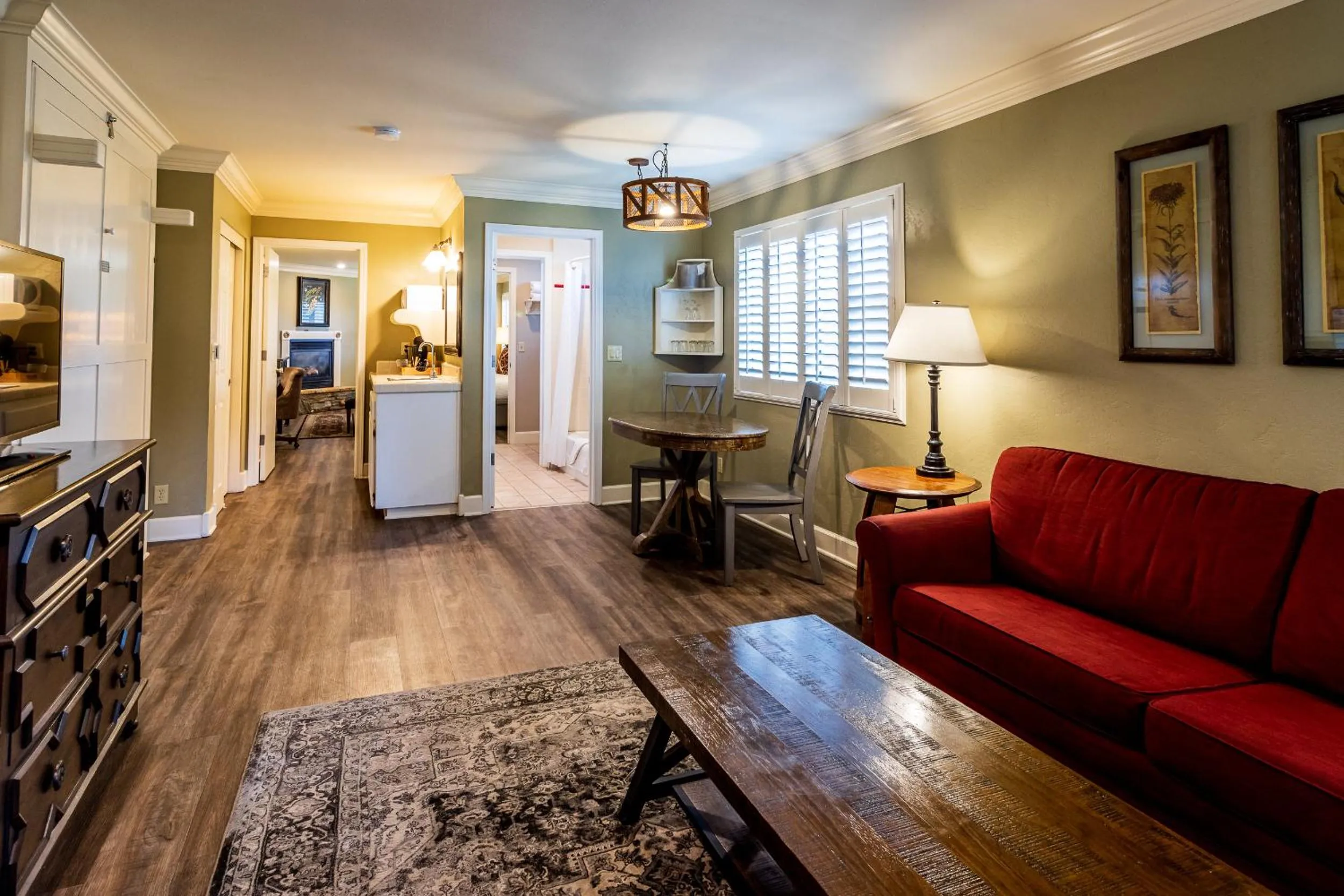 Living room in Cambria Pines Lodge