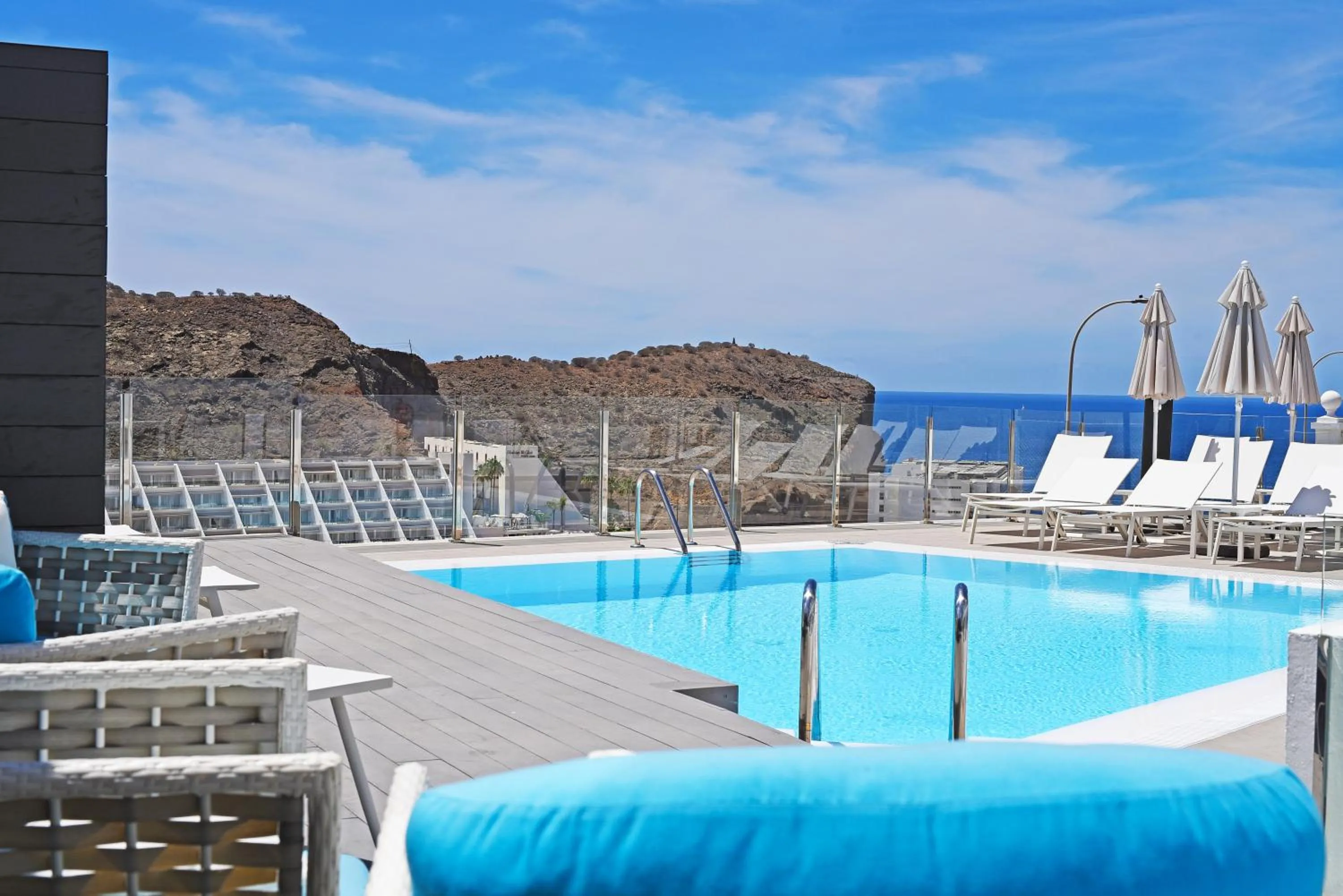 Swimming pool in Calypso Boutique Apartments - Ceased Trading