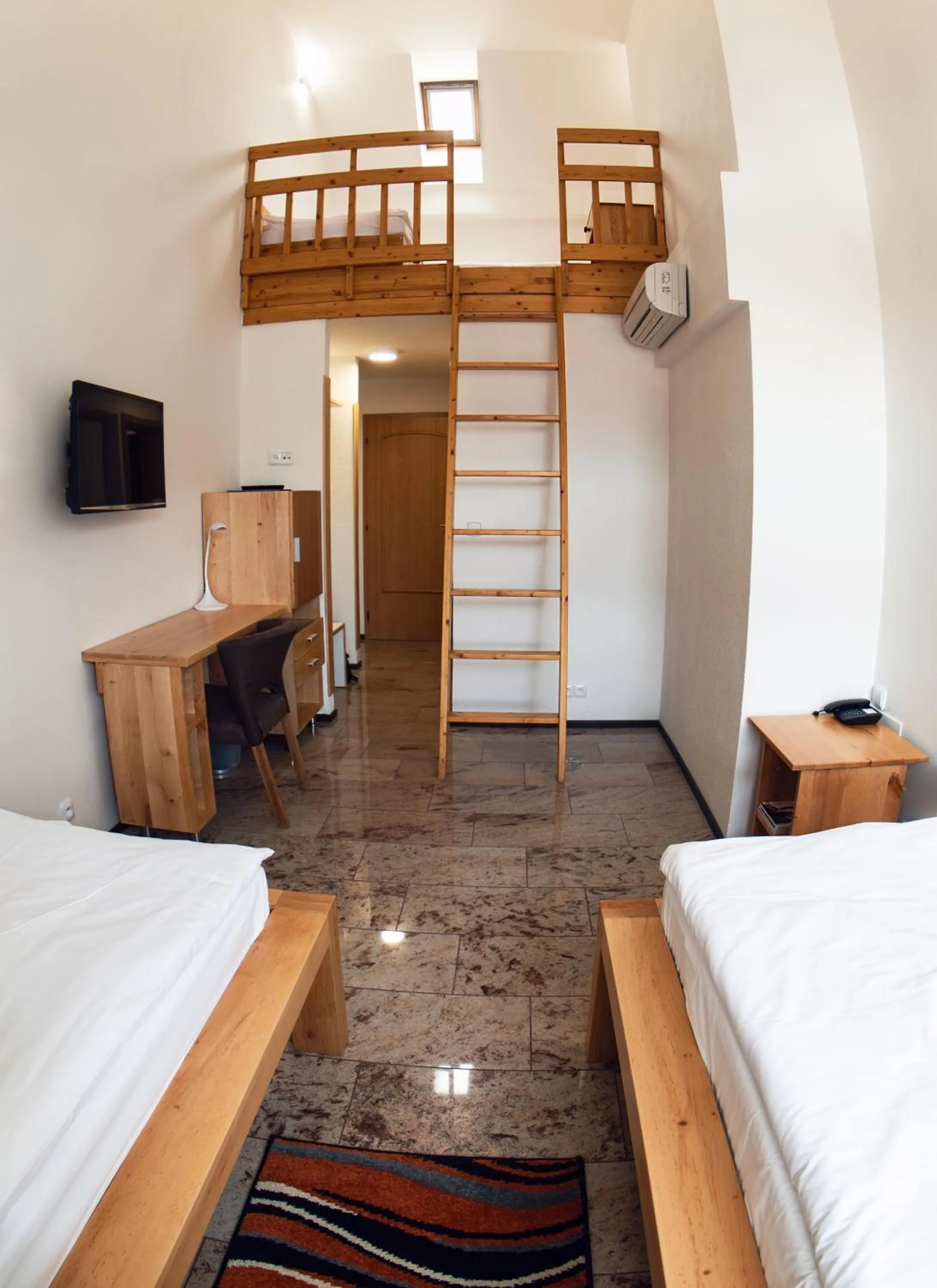 Hotel Sluneční dvůr