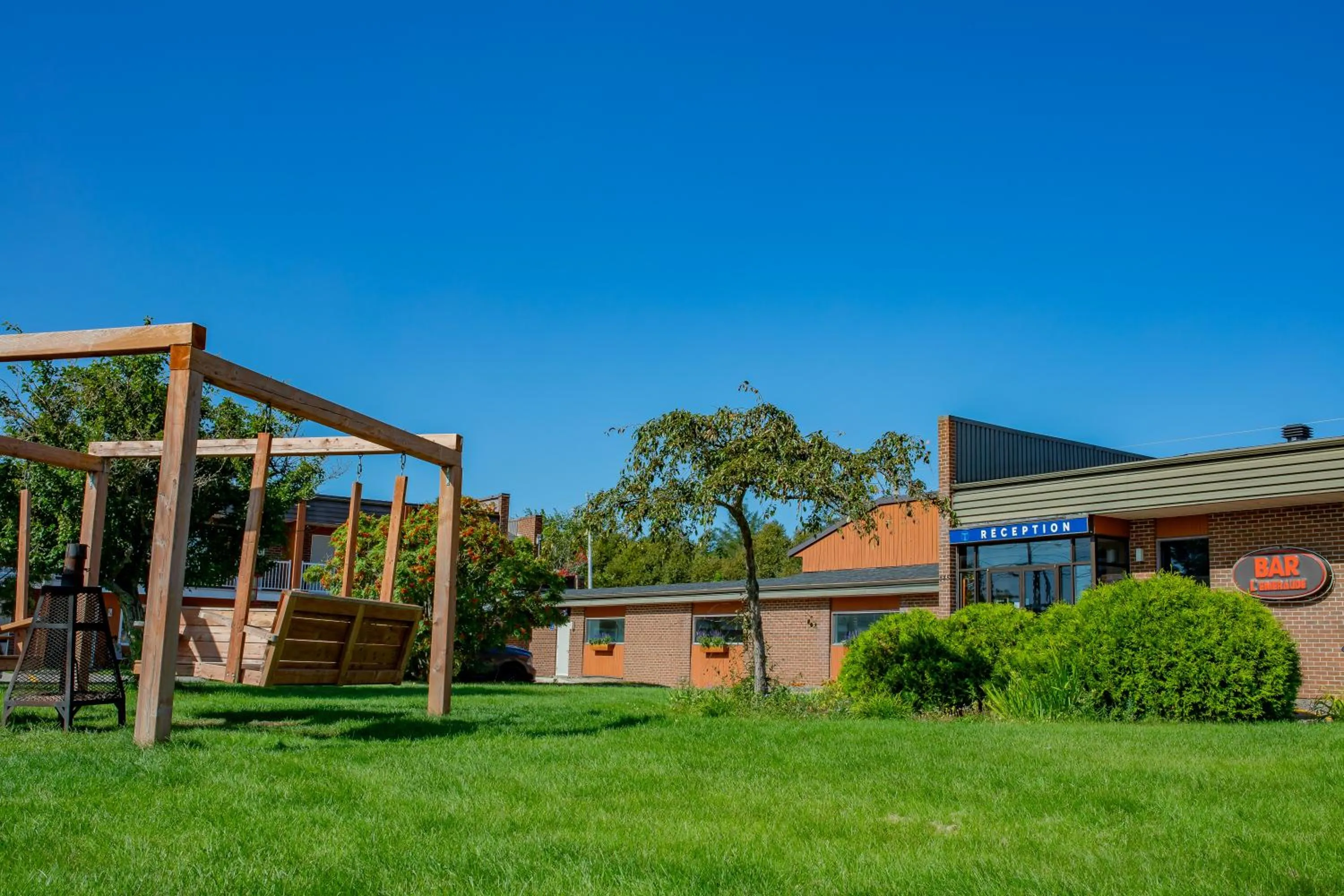 Garden view in Complexe Hotelier Escoumins