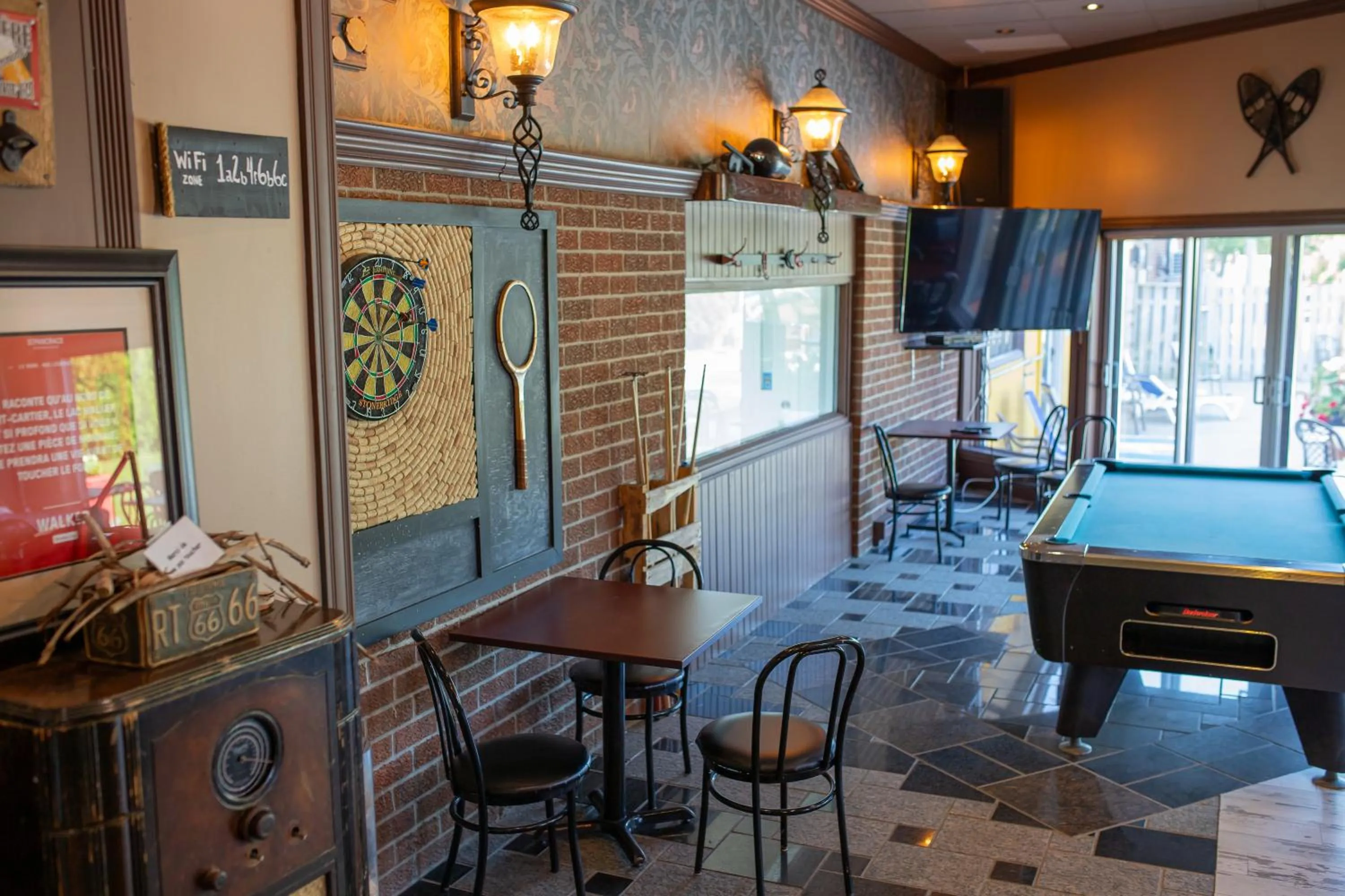 Billiard in Complexe Hotelier Escoumins