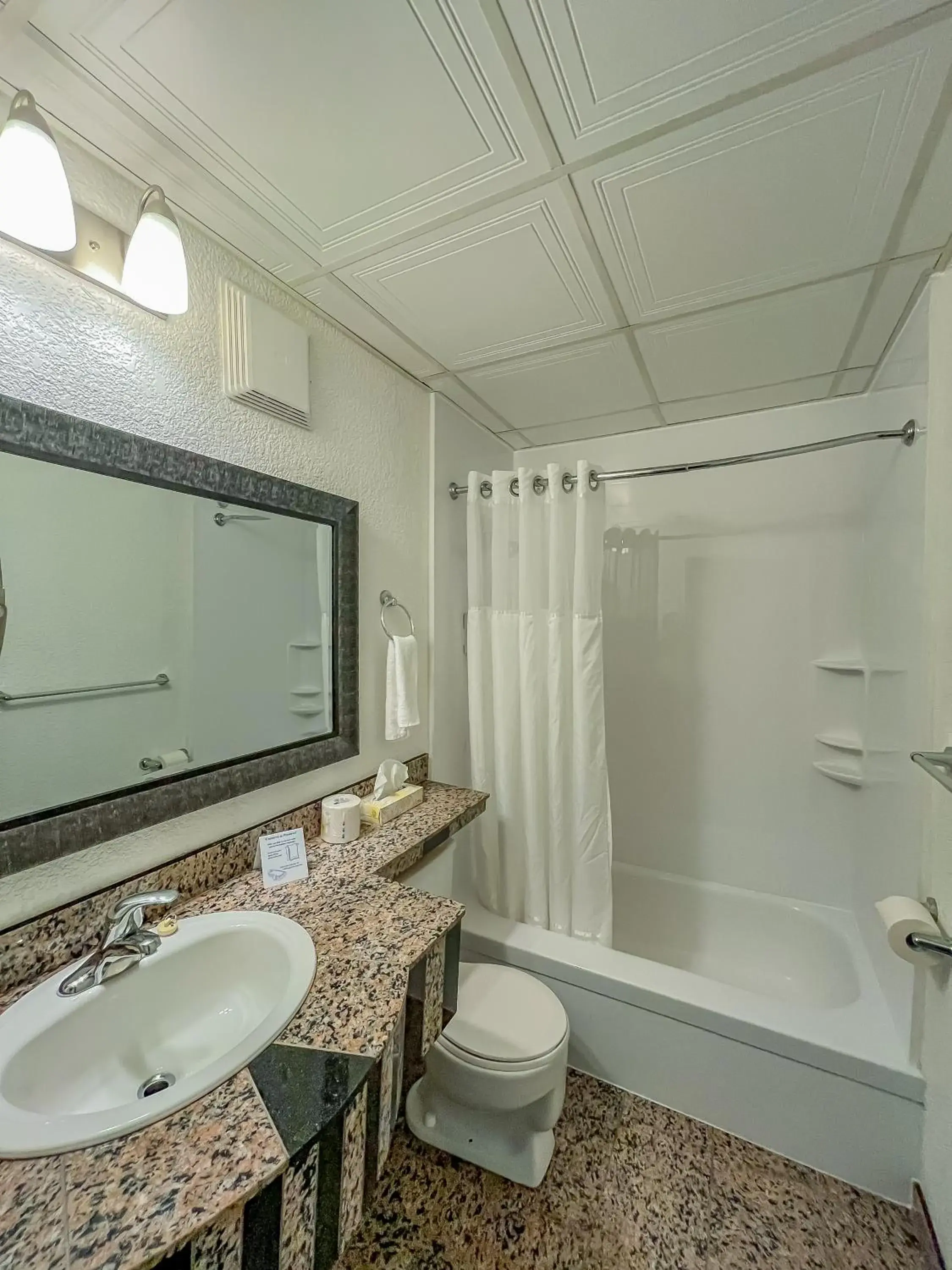 Standard Single Room - single occupancy in Complexe Hotelier Escoumins Standard Single Room - single occupancy in Complexe Hotelier Escoumins