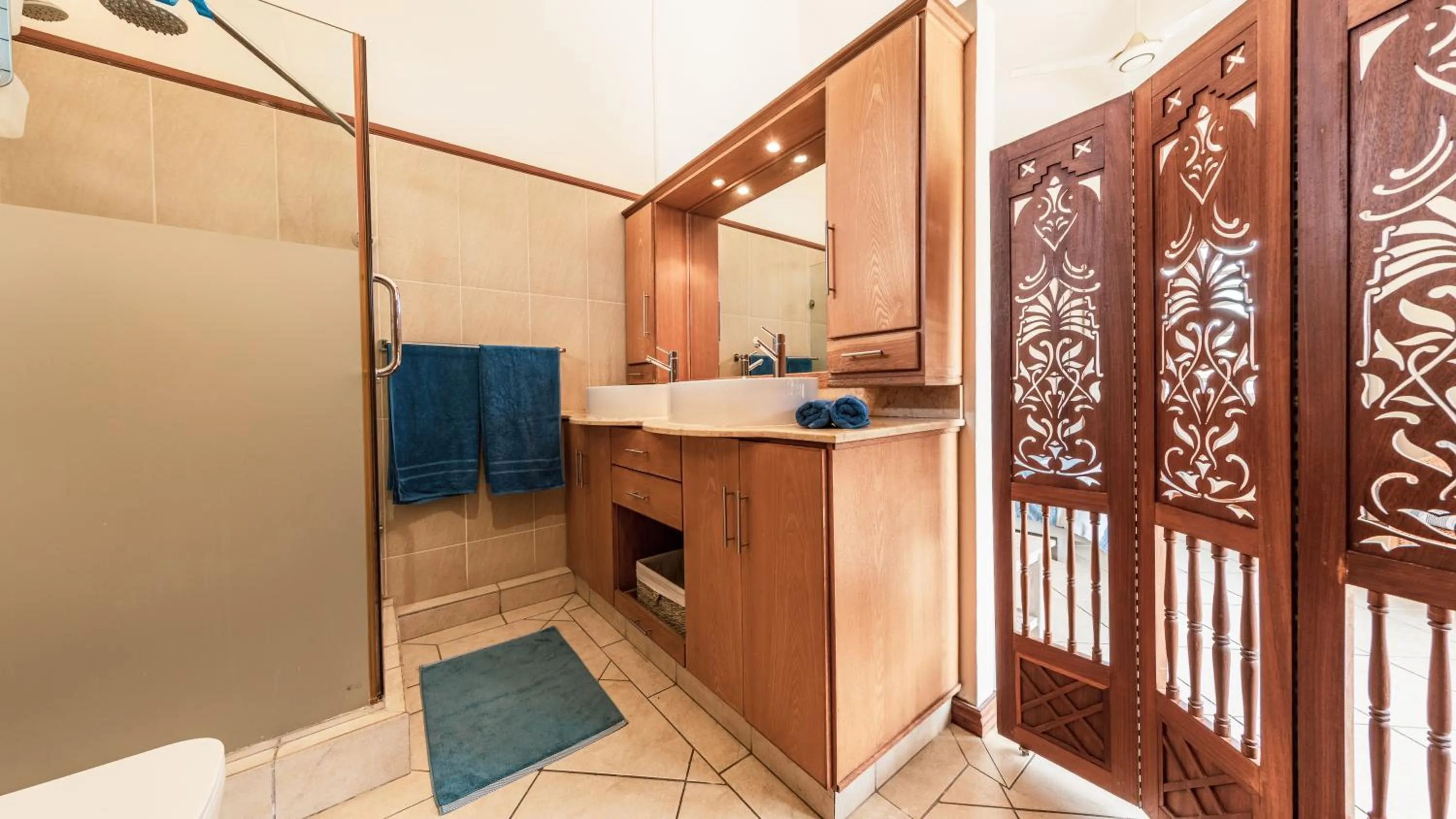 Bathroom in Villa Bayswater