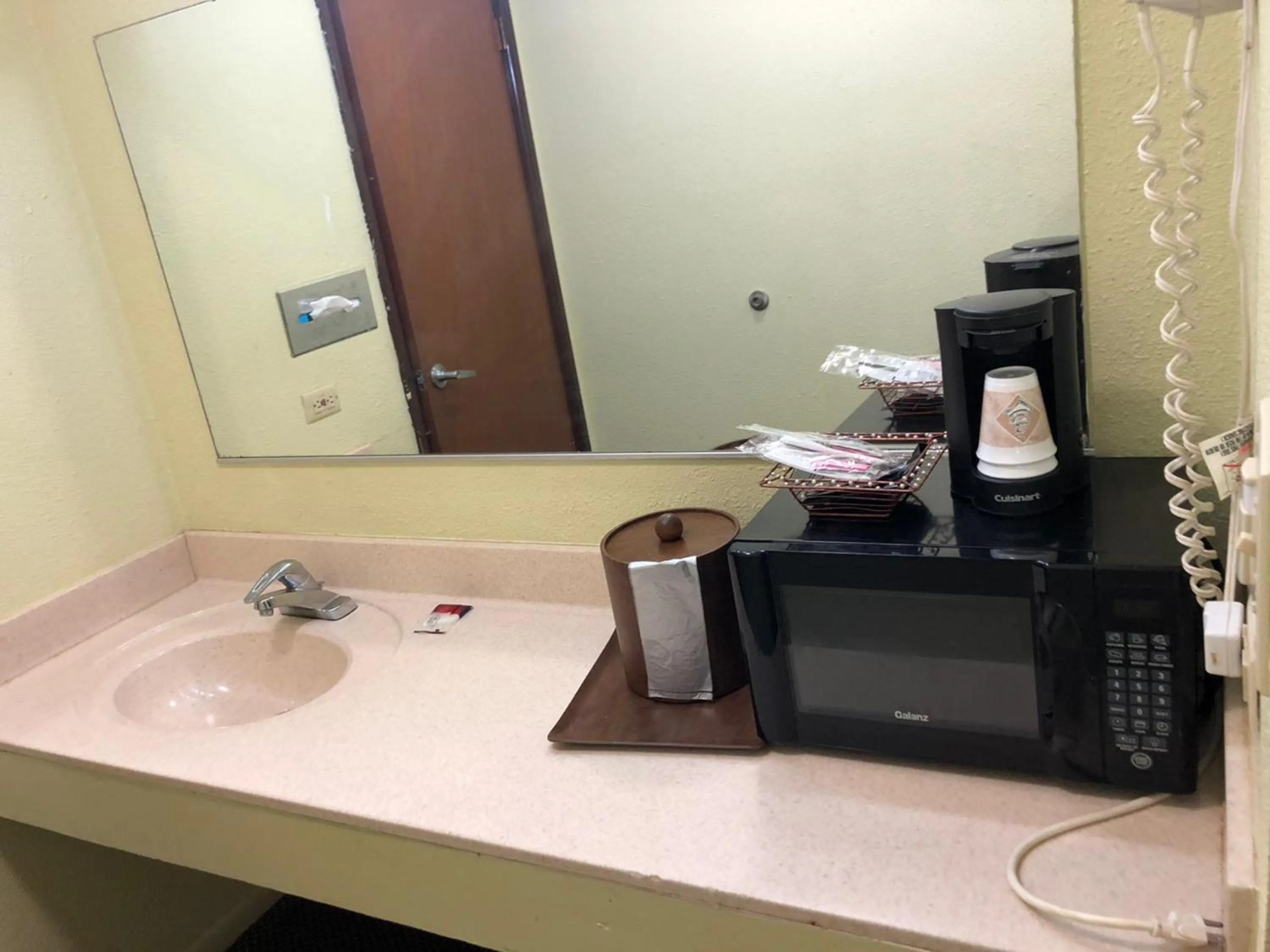 Coffee/tea facilities in Fairbridge Inn Express - Barrington