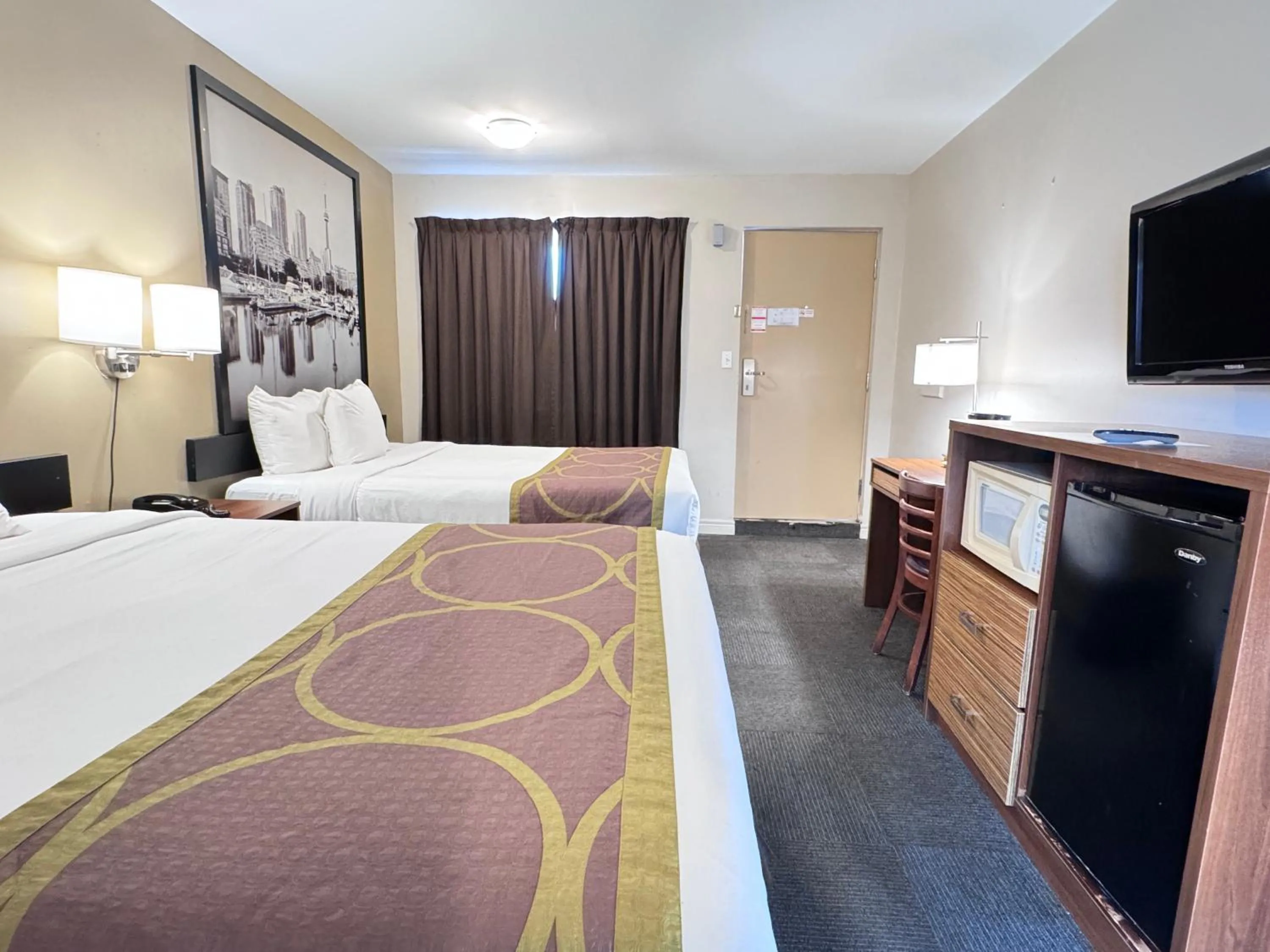 Bed in Super 8 by Wyndham Guelph