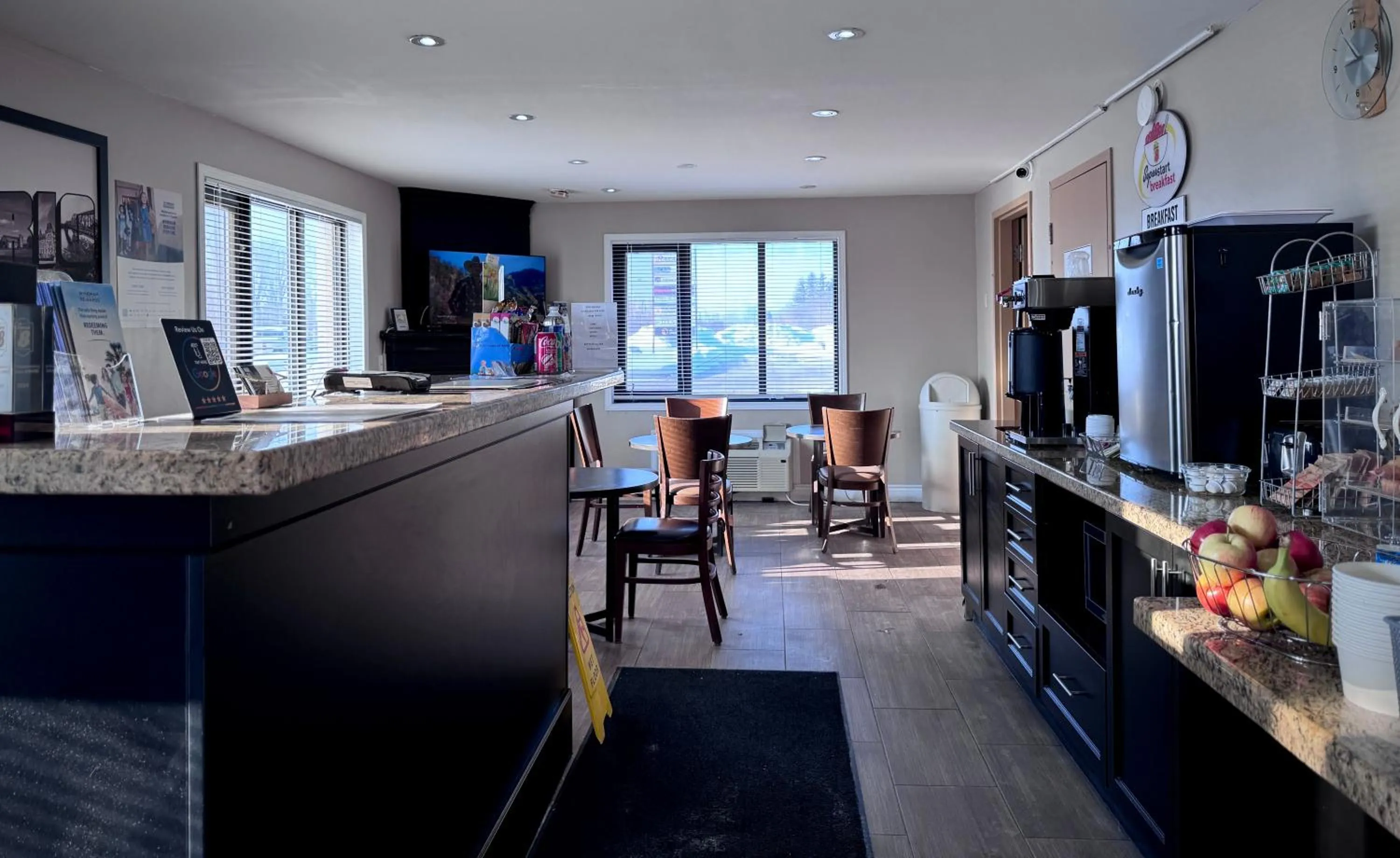 Lobby or reception in Super 8 by Wyndham Guelph