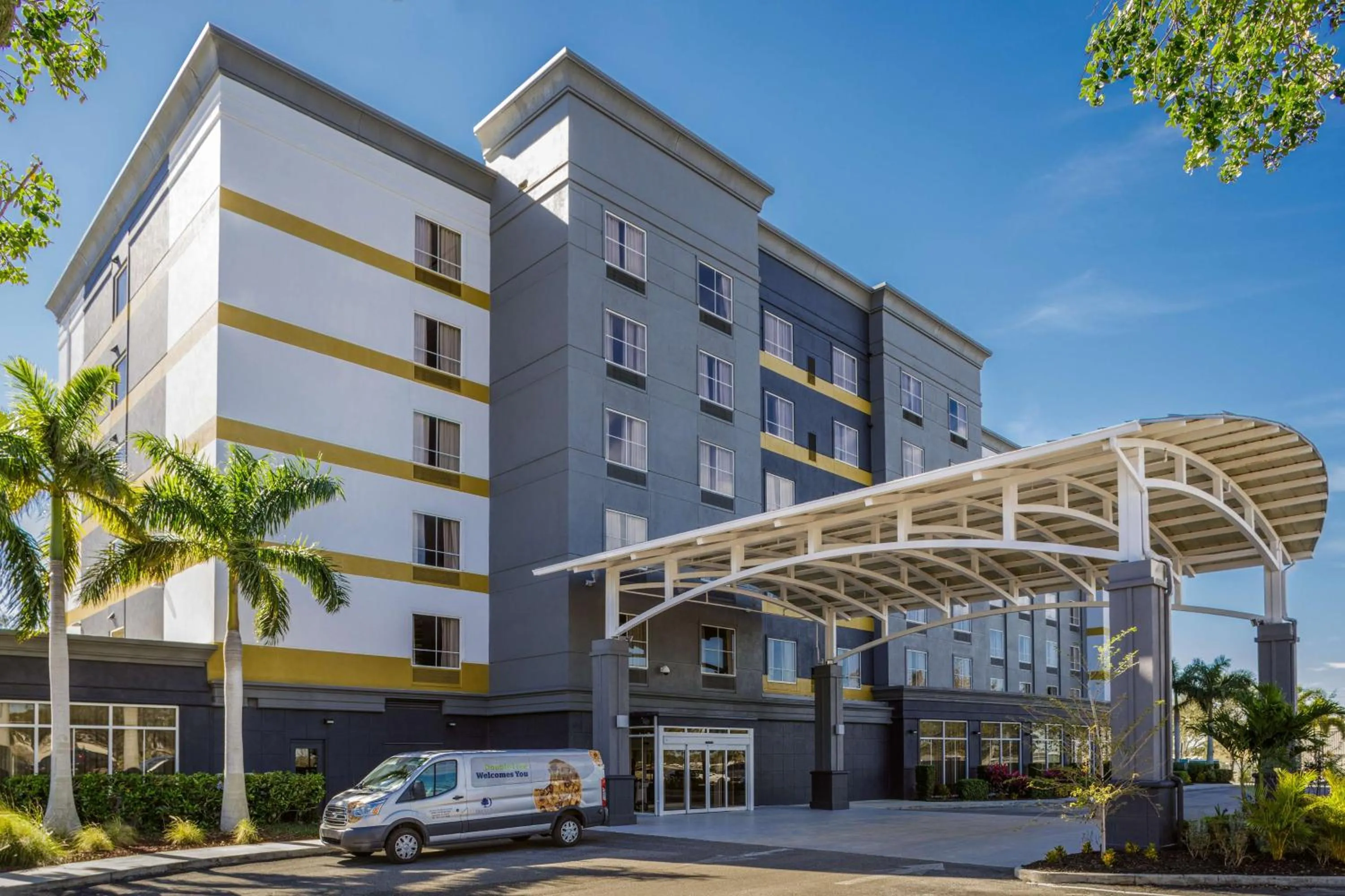 Property building in Holiday Inn Sarasota-Airport